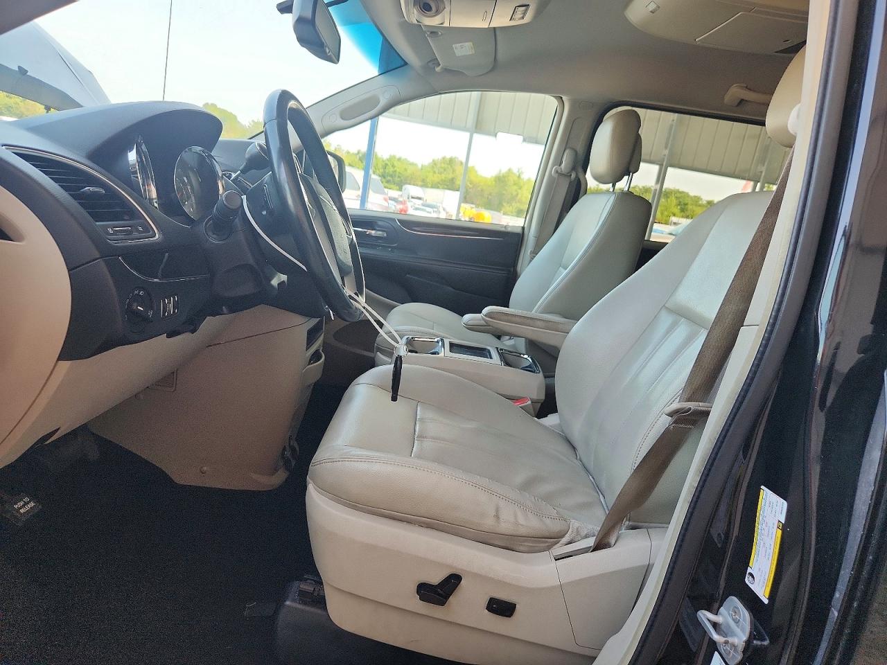 2013 Chrysler Town & Country Touring Black vin: 2C4RC1BG7DR555229