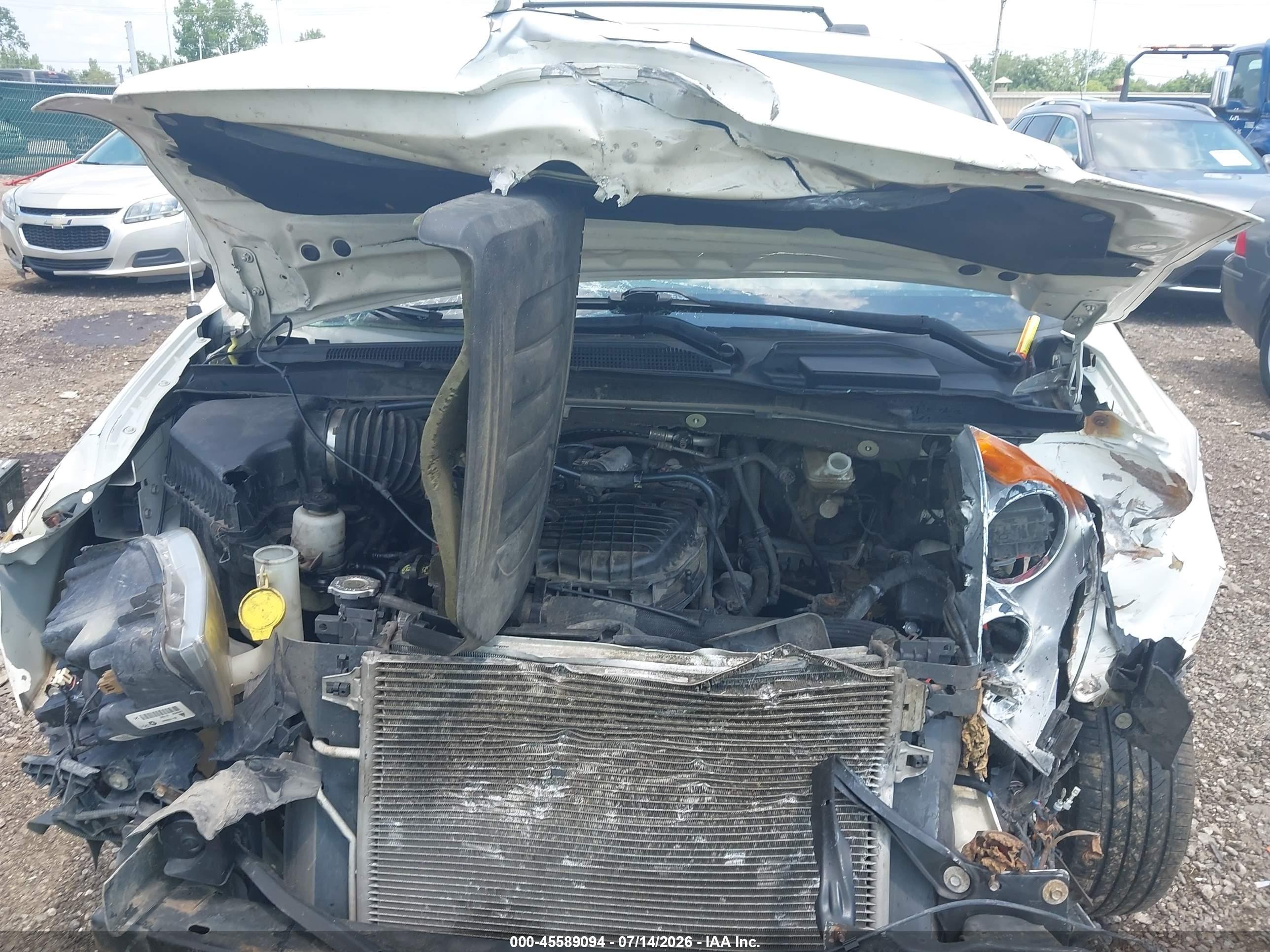 2013 Chrysler Town & Country Touring White vin: 2C4RC1BG7DR556638