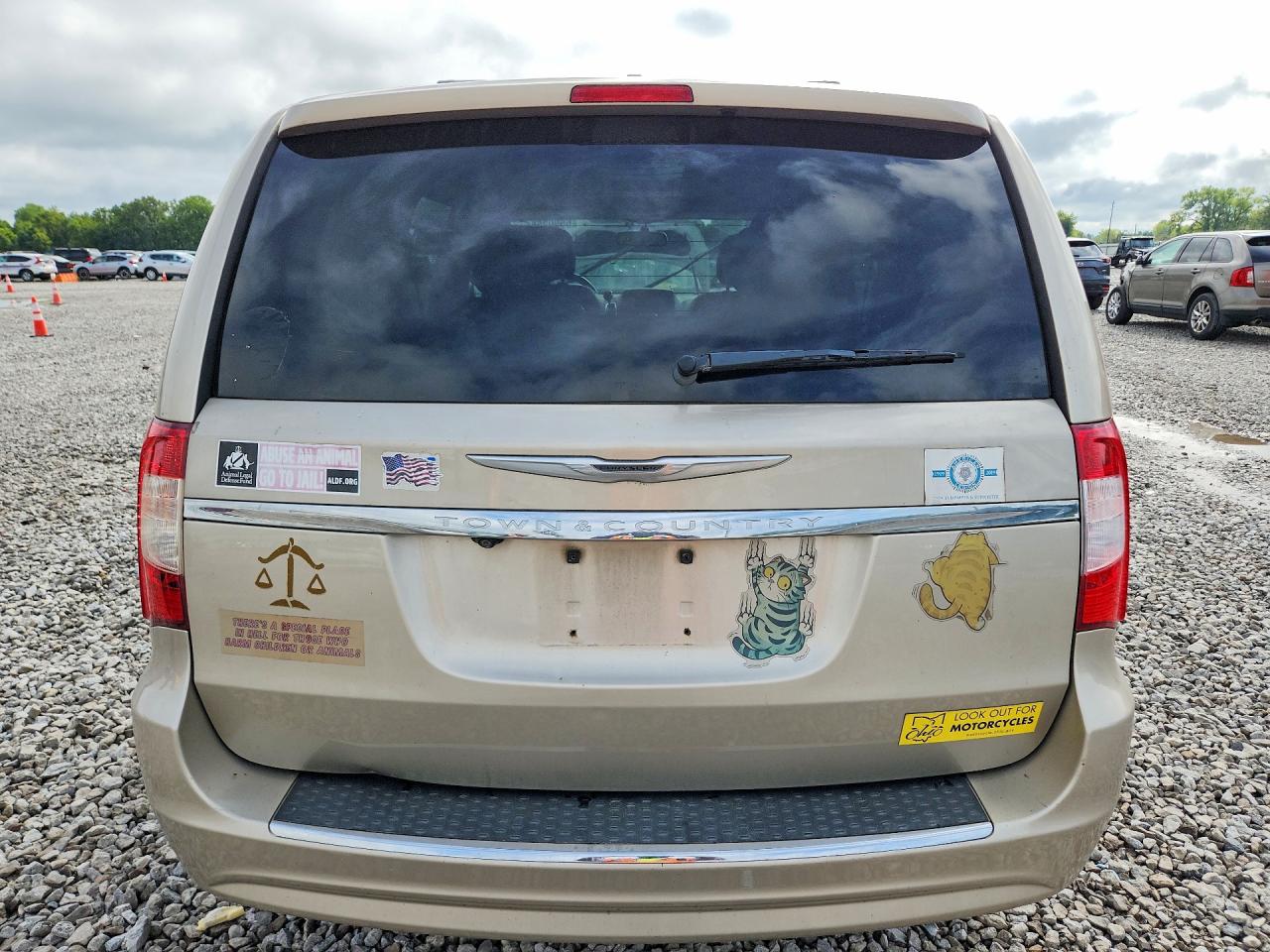 2013 Chrysler Town & Country Touring Золотой vin: 2C4RC1BG7DR625280