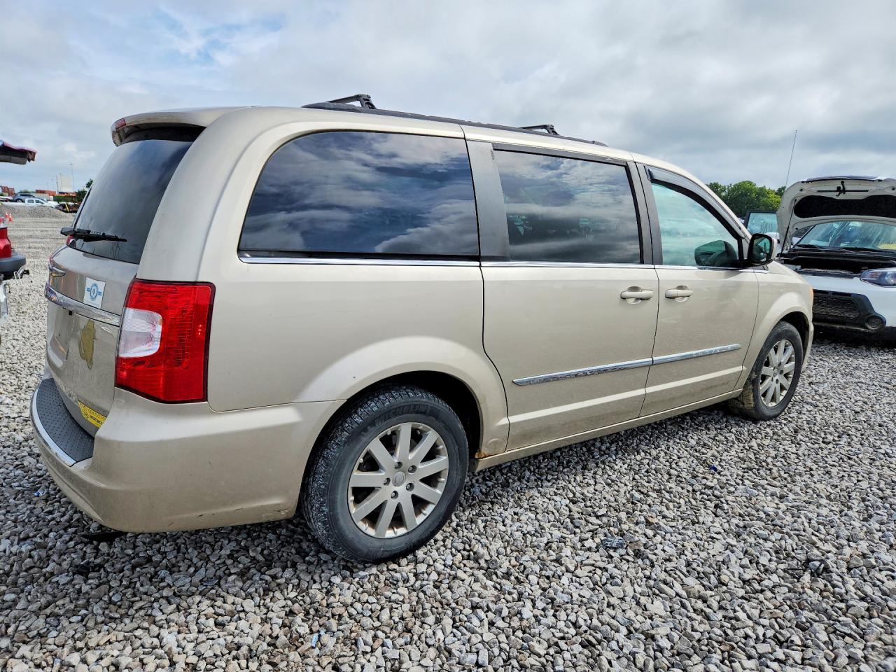 2013 Chrysler Town & Country Touring Золотой vin: 2C4RC1BG7DR625280