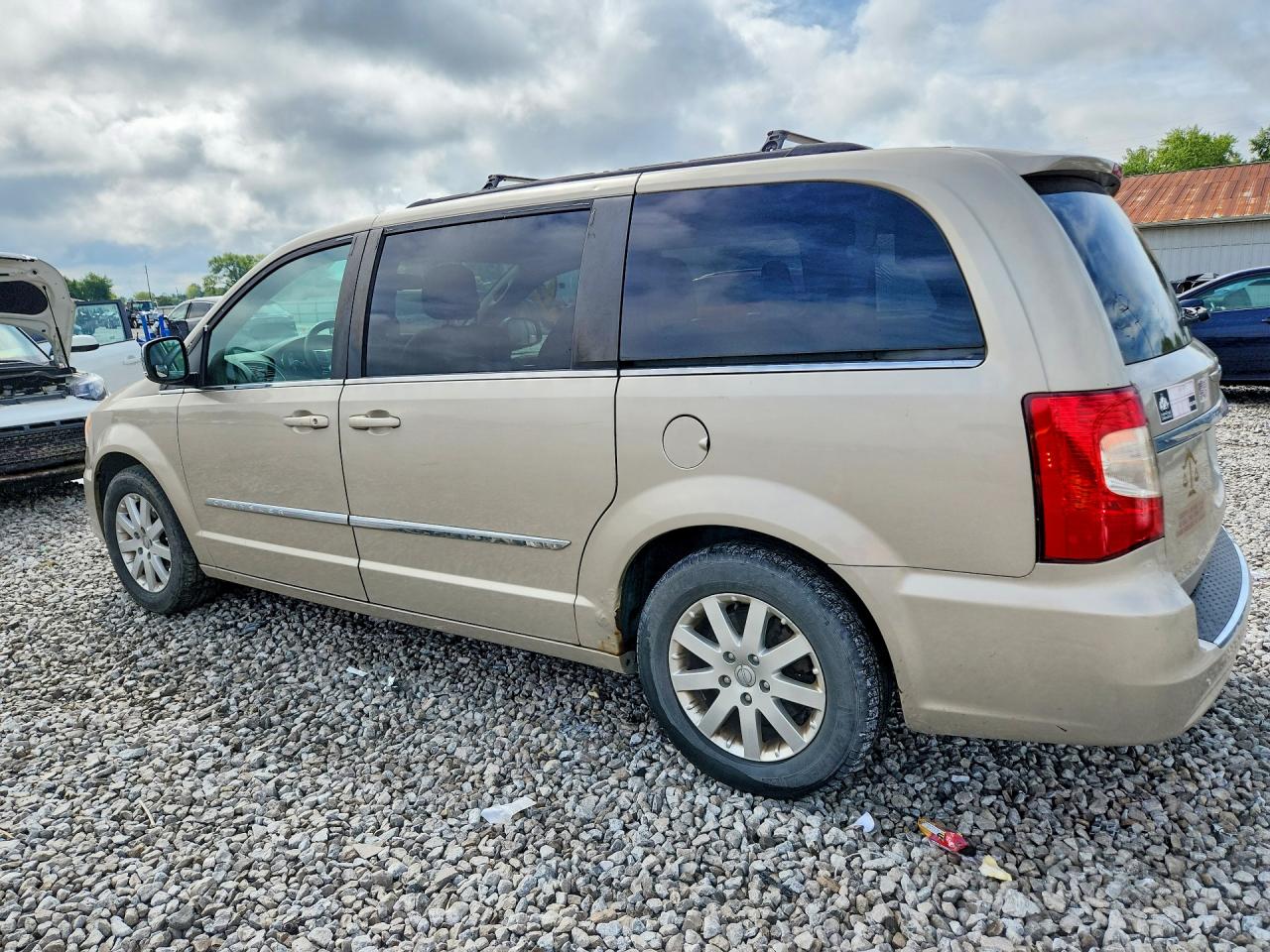 2013 Chrysler Town & Country Touring Золотой vin: 2C4RC1BG7DR625280