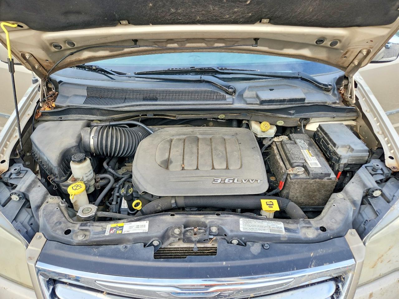 2013 Chrysler Town & Country Touring Золотой vin: 2C4RC1BG7DR625280