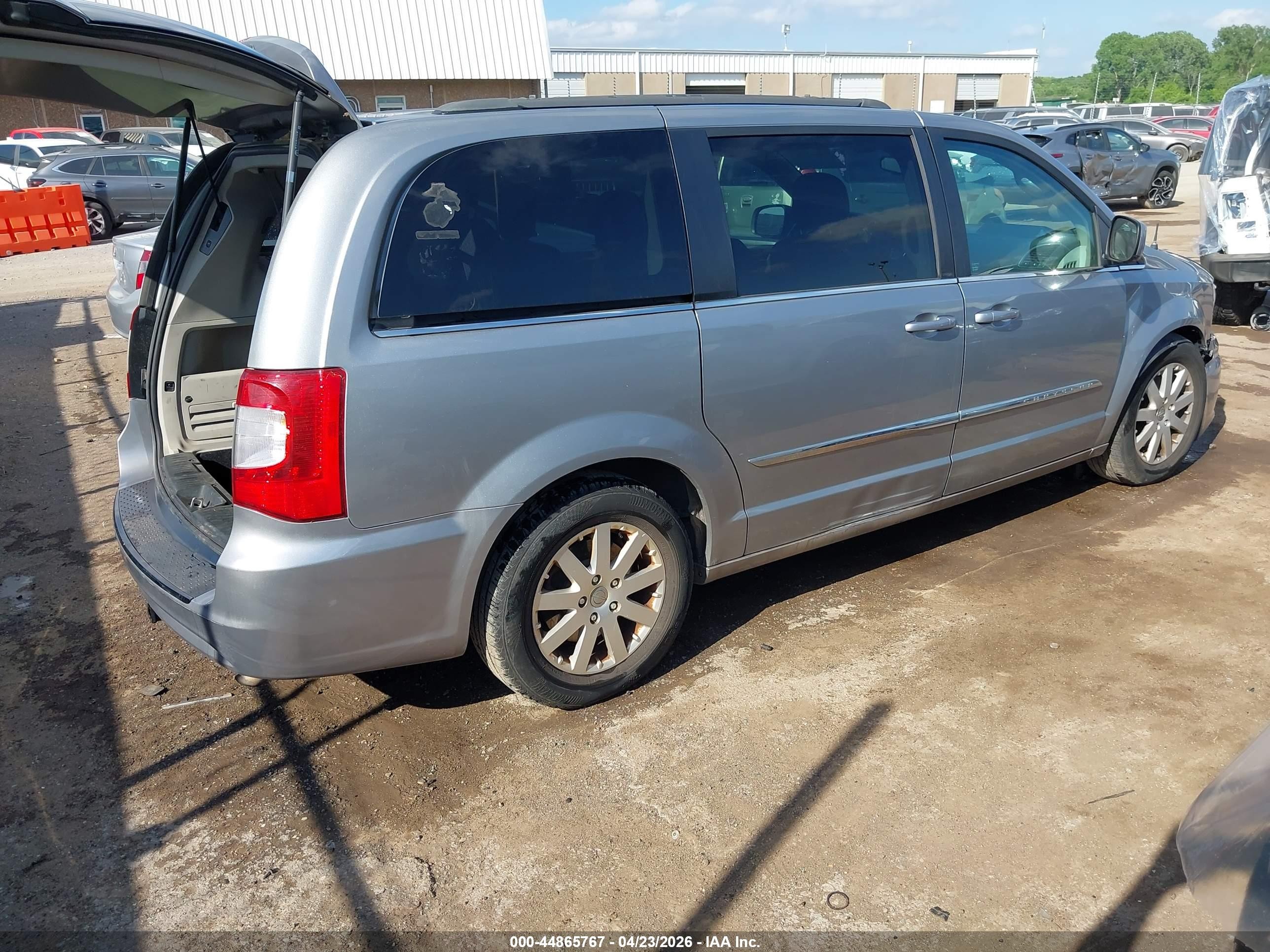 2013 Chrysler Town & Country Touring Silver vin: 2C4RC1BG7DR691036