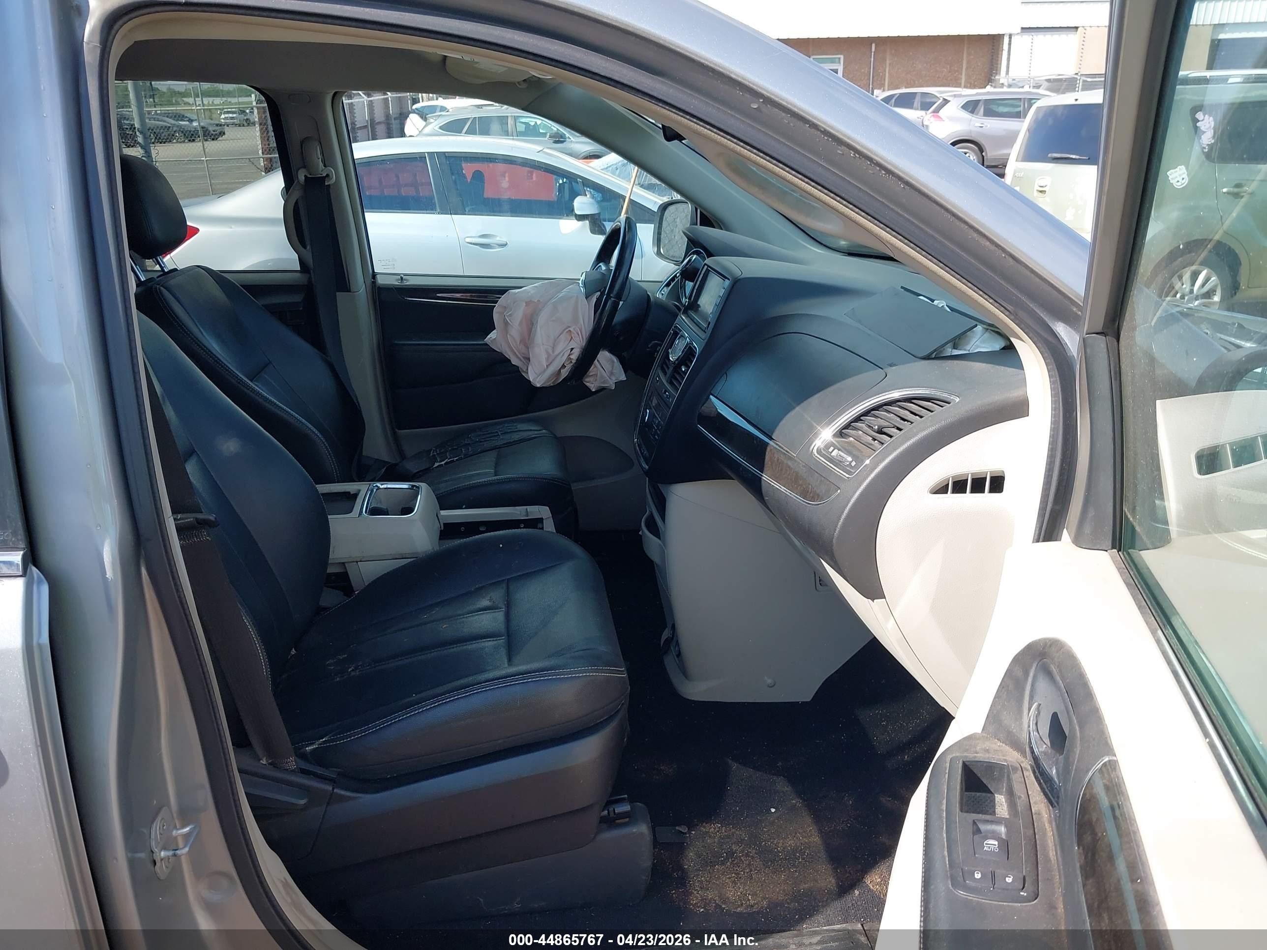 2013 Chrysler Town & Country Touring Silver vin: 2C4RC1BG7DR691036