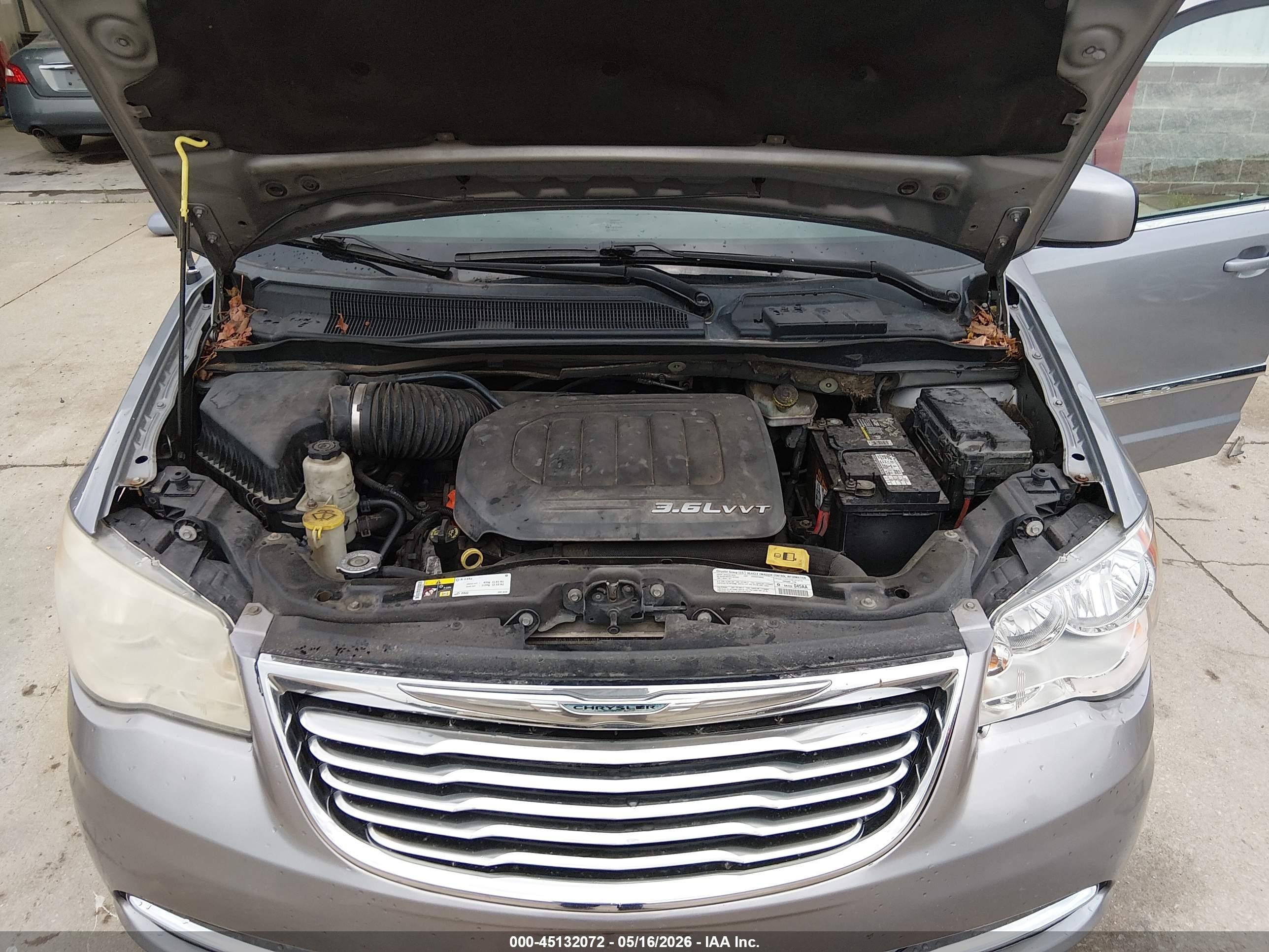 2013 Chrysler Town & Country Touring Серебряный vin: 2C4RC1BG7DR708238