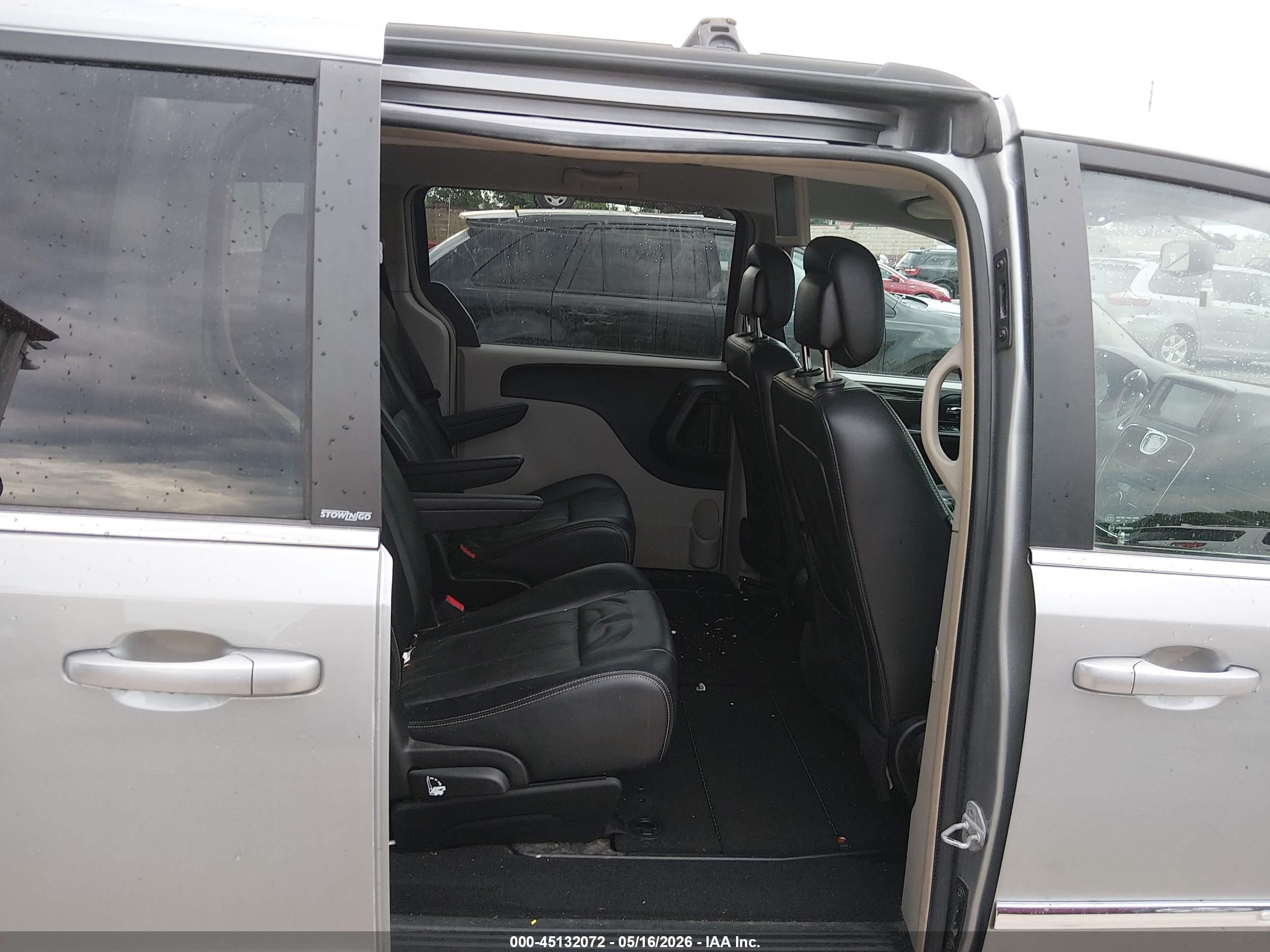 2013 Chrysler Town & Country Touring Серебряный vin: 2C4RC1BG7DR708238