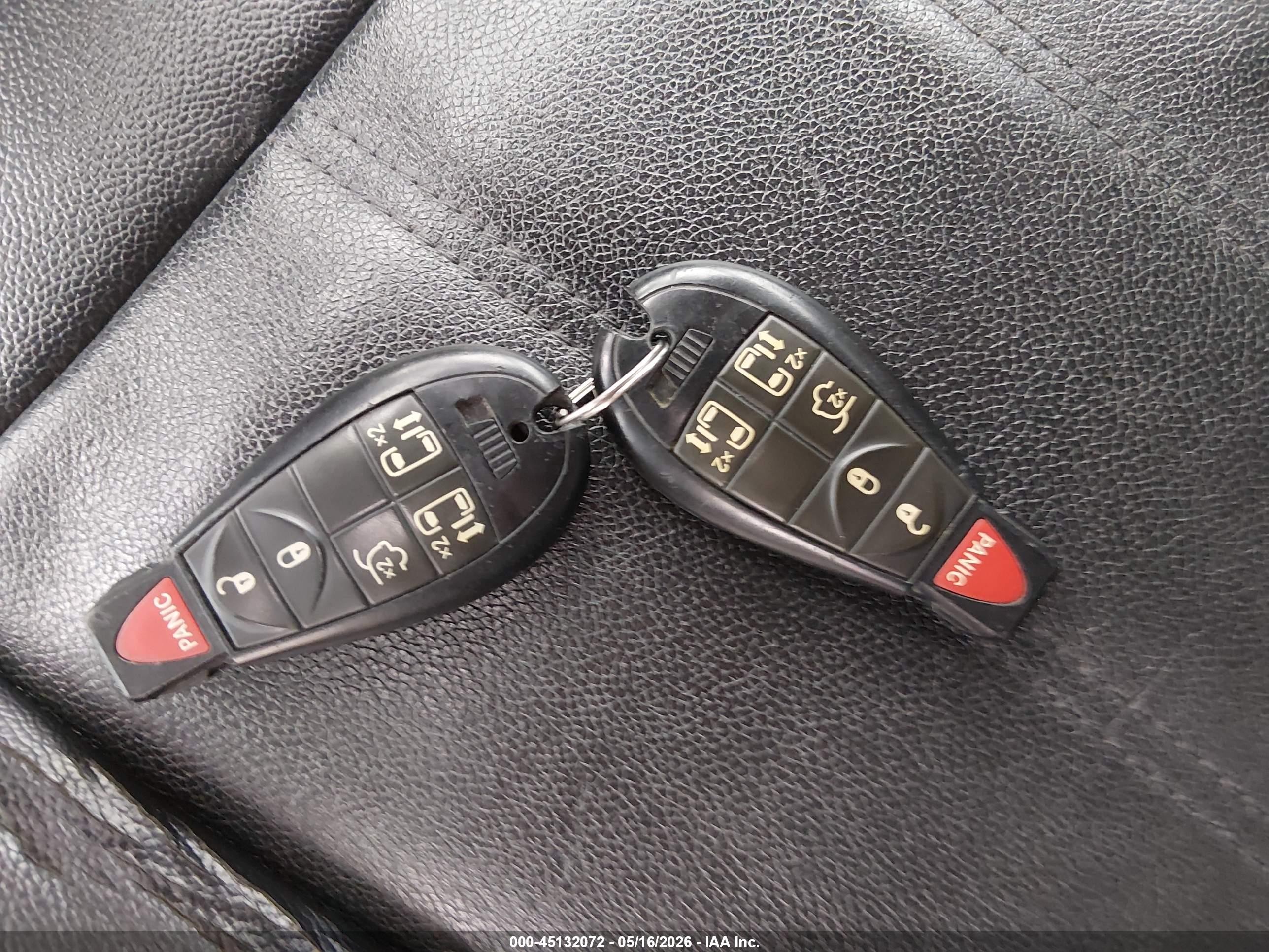 2013 Chrysler Town & Country Touring Серебряный vin: 2C4RC1BG7DR708238