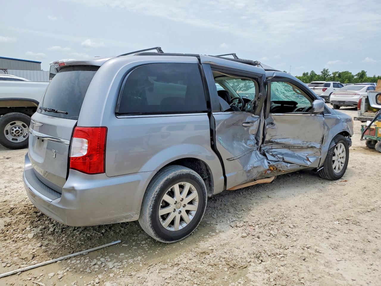 2013 Chrysler Town & Country Touring Silver vin: 2C4RC1BG7DR721247