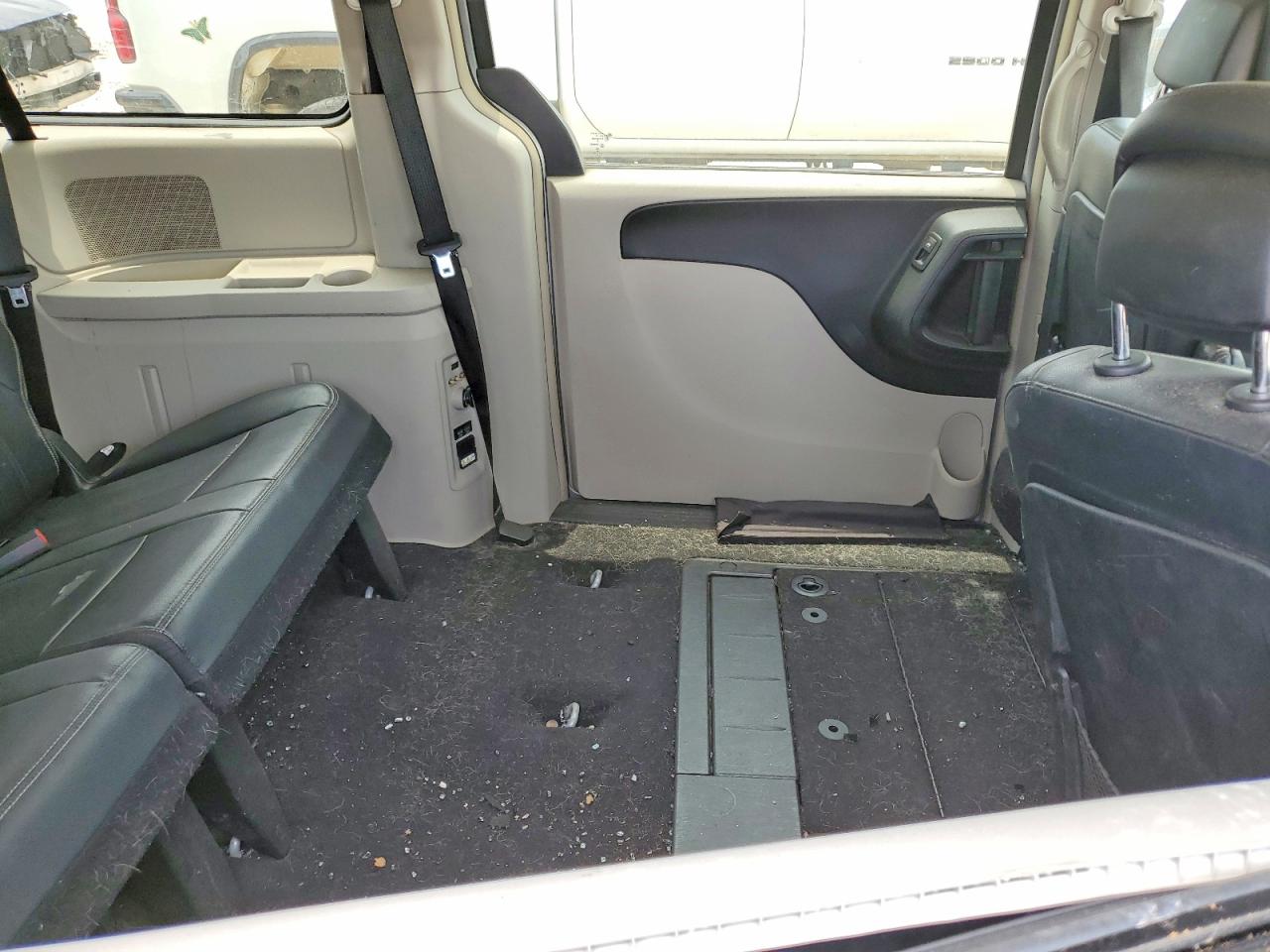 2013 Chrysler Town & Country Touring Silver vin: 2C4RC1BG7DR721247