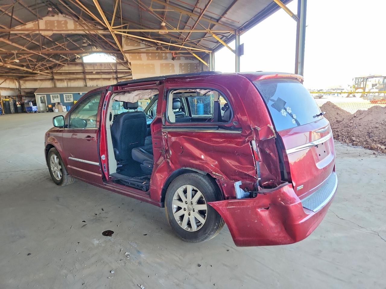 2013 Chrysler Town & Country Touring Red vin: 2C4RC1BG7DR743460