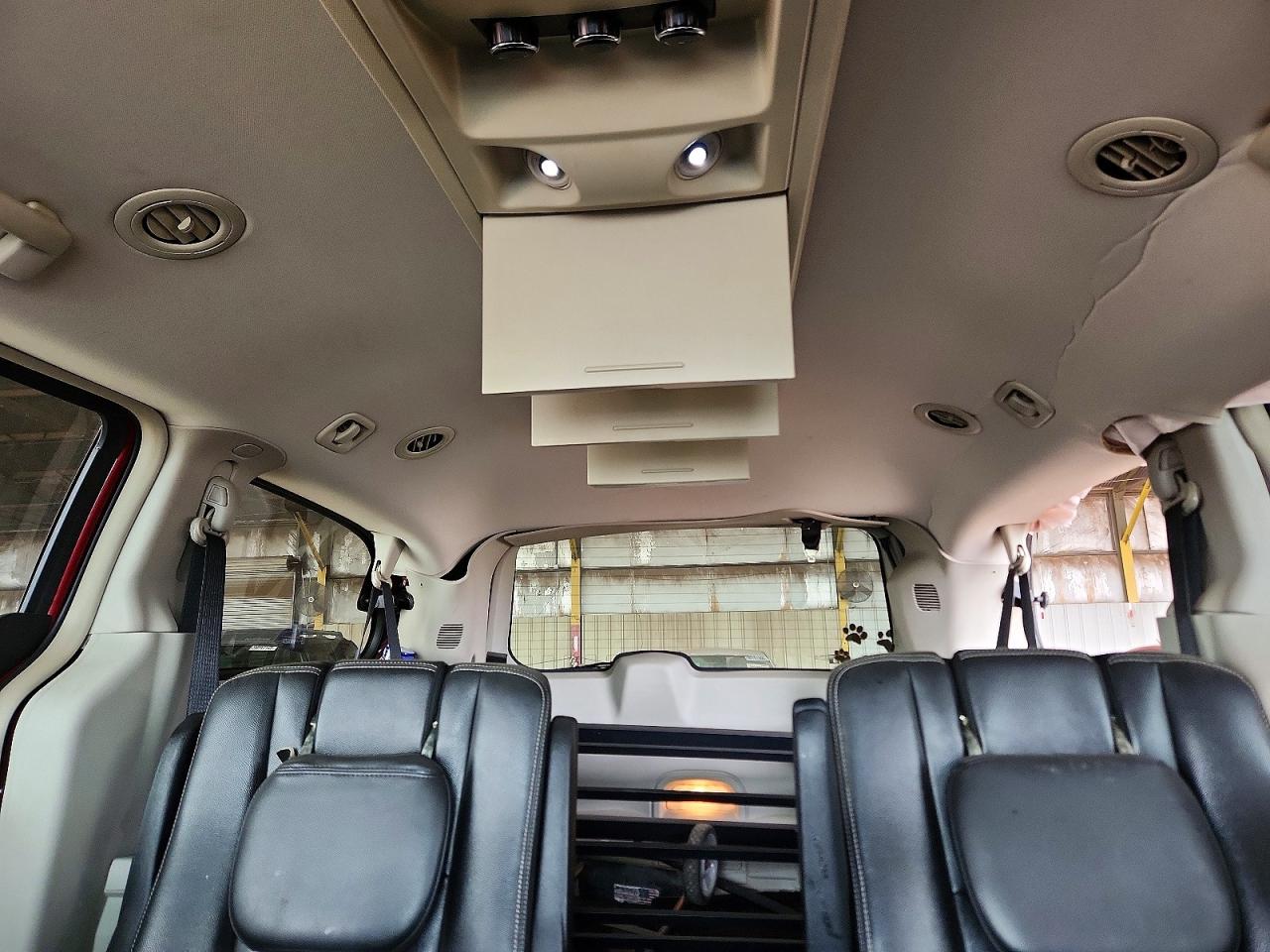 2013 Chrysler Town & Country Touring Red vin: 2C4RC1BG7DR743460