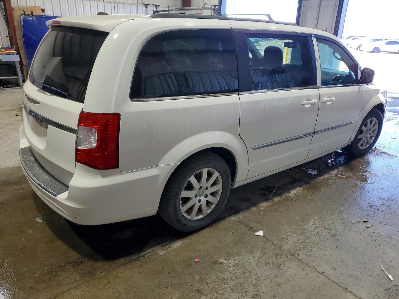 2013 Chrysler Town & Country Touring White vin: 2C4RC1BG7DR774241