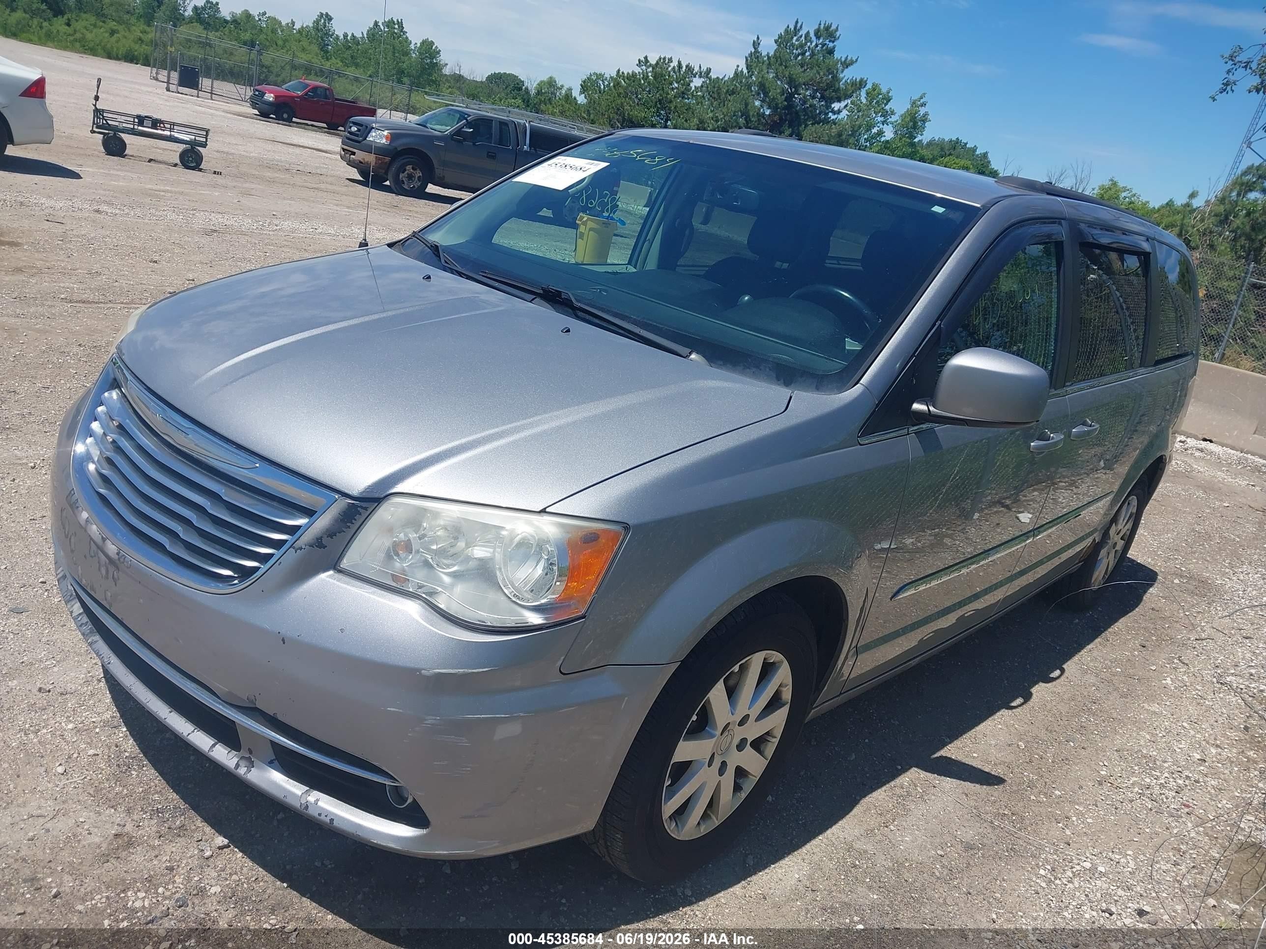 2013 Chrysler Town & Country Touring Серебряный vin: 2C4RC1BG7DR780556