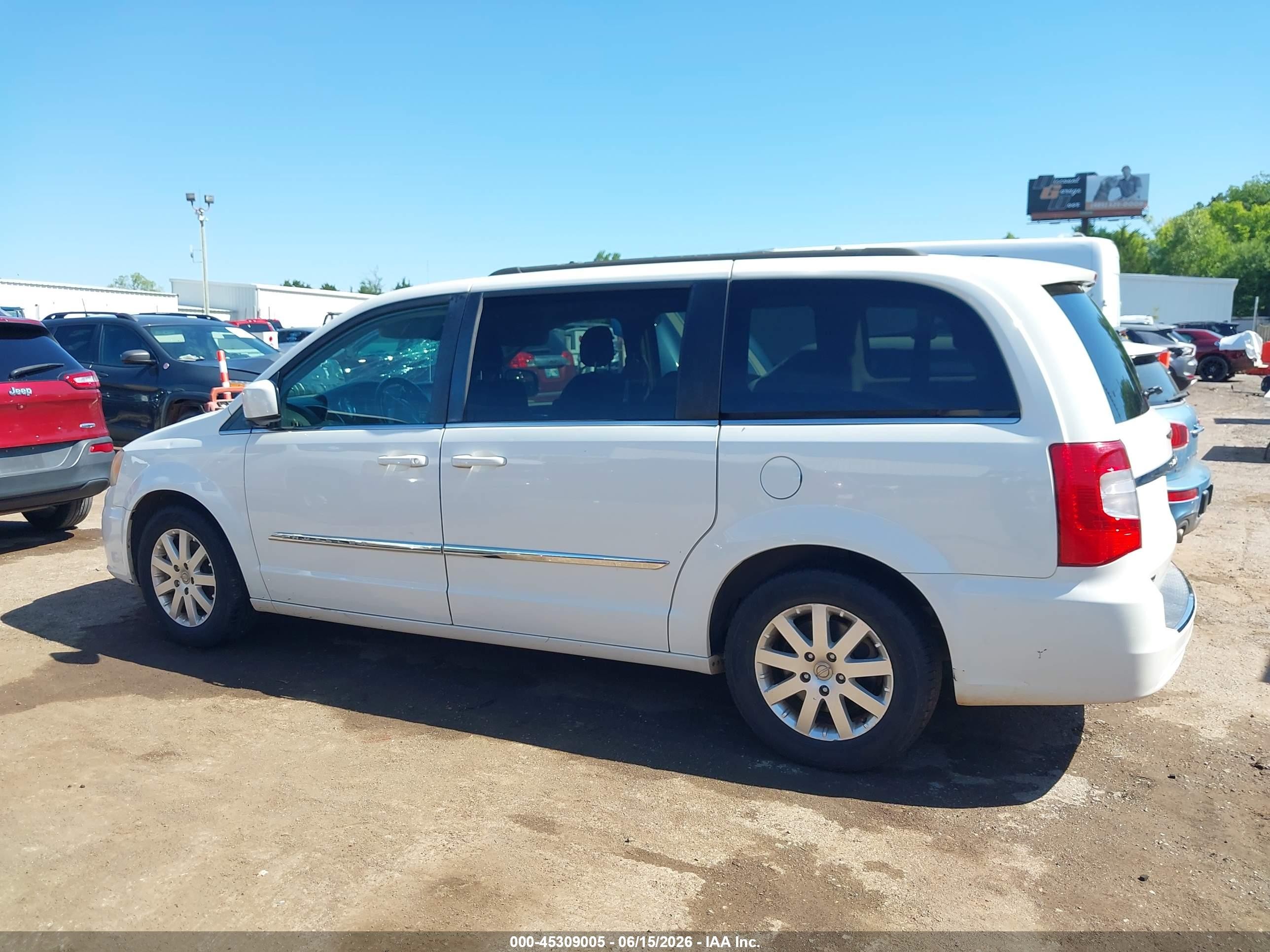 2013 Chrysler Town & Country Touring Белый vin: 2C4RC1BG7DR787541