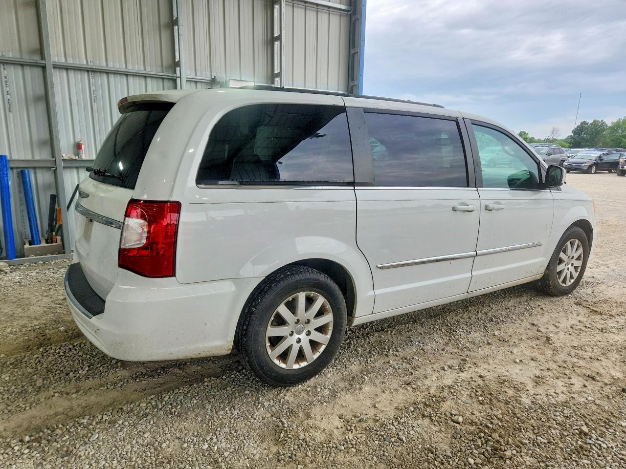 2013 Chrysler Town & Country Touring White vin: 2C4RC1BG7DR816004