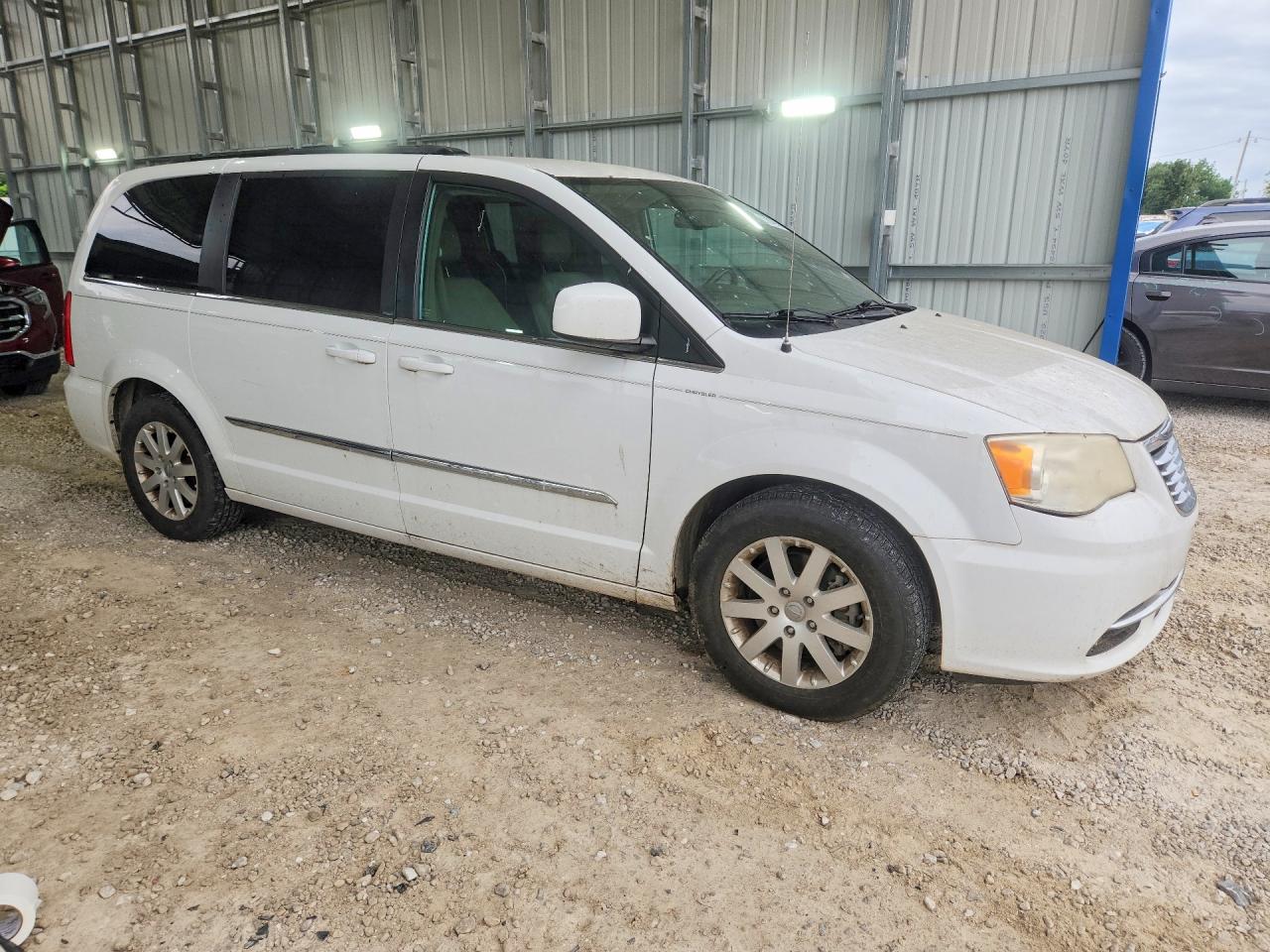 2013 Chrysler Town & Country Touring White vin: 2C4RC1BG7DR816004