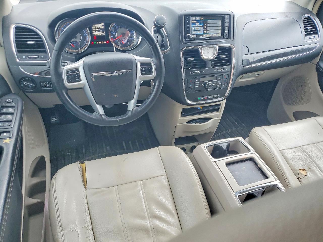 2013 Chrysler Town & Country Touring White vin: 2C4RC1BG7DR818206