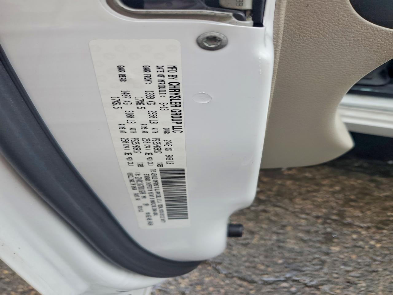 2013 Chrysler Town & Country Touring White vin: 2C4RC1BG7DR818206