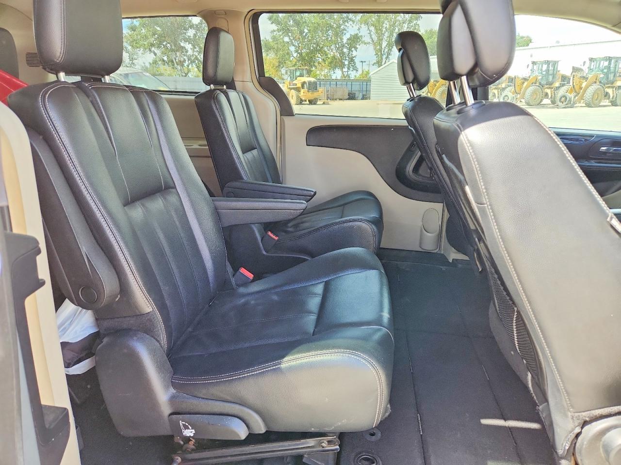 2014 Chrysler Town & Country Touring Silver vin: 2C4RC1BG7ER126058