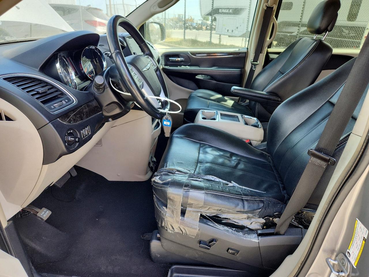 2014 Chrysler Town & Country Touring Silver vin: 2C4RC1BG7ER126058