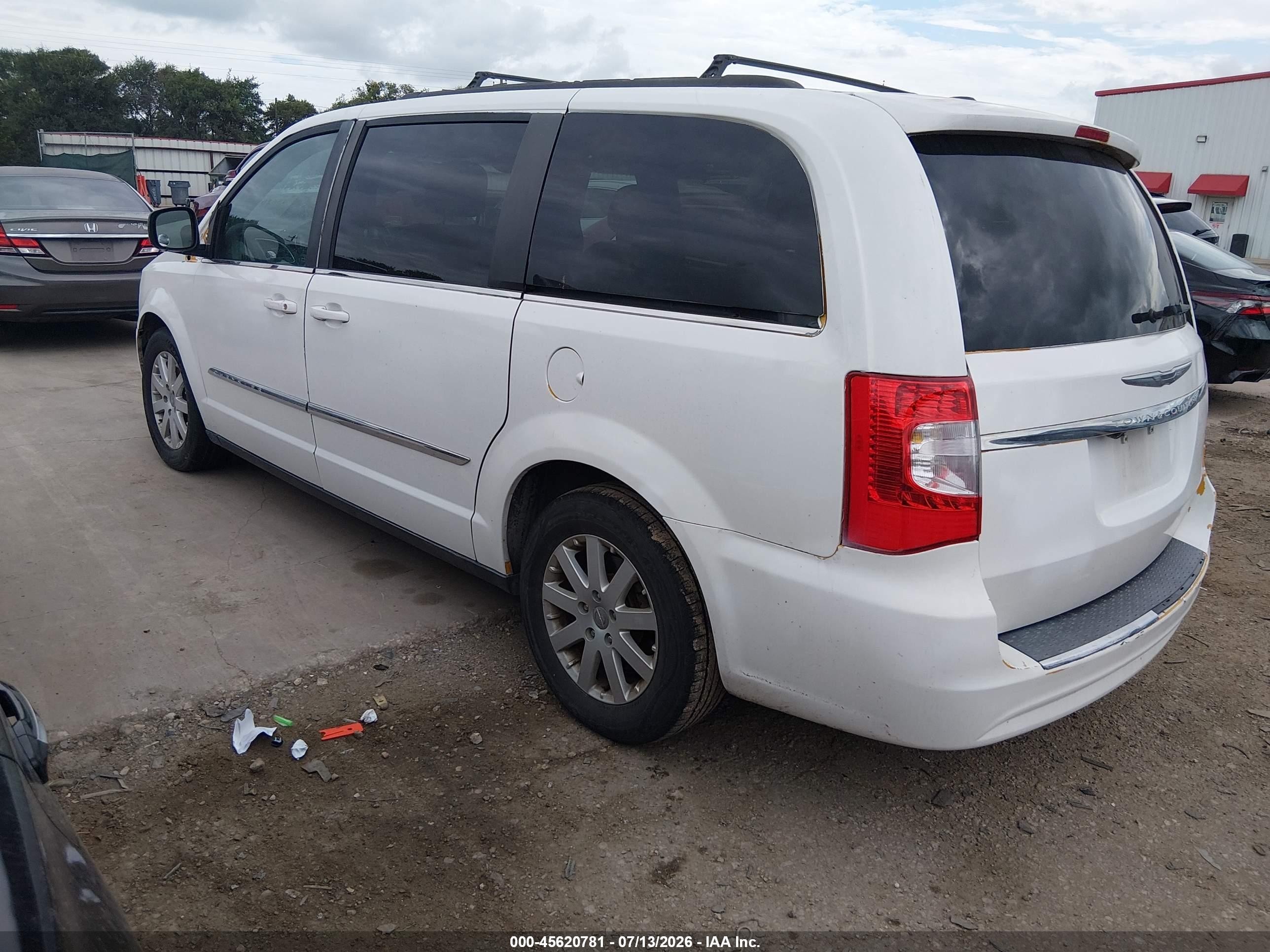 2014 Chrysler Town & Country Touring White vin: 2C4RC1BG7ER156421