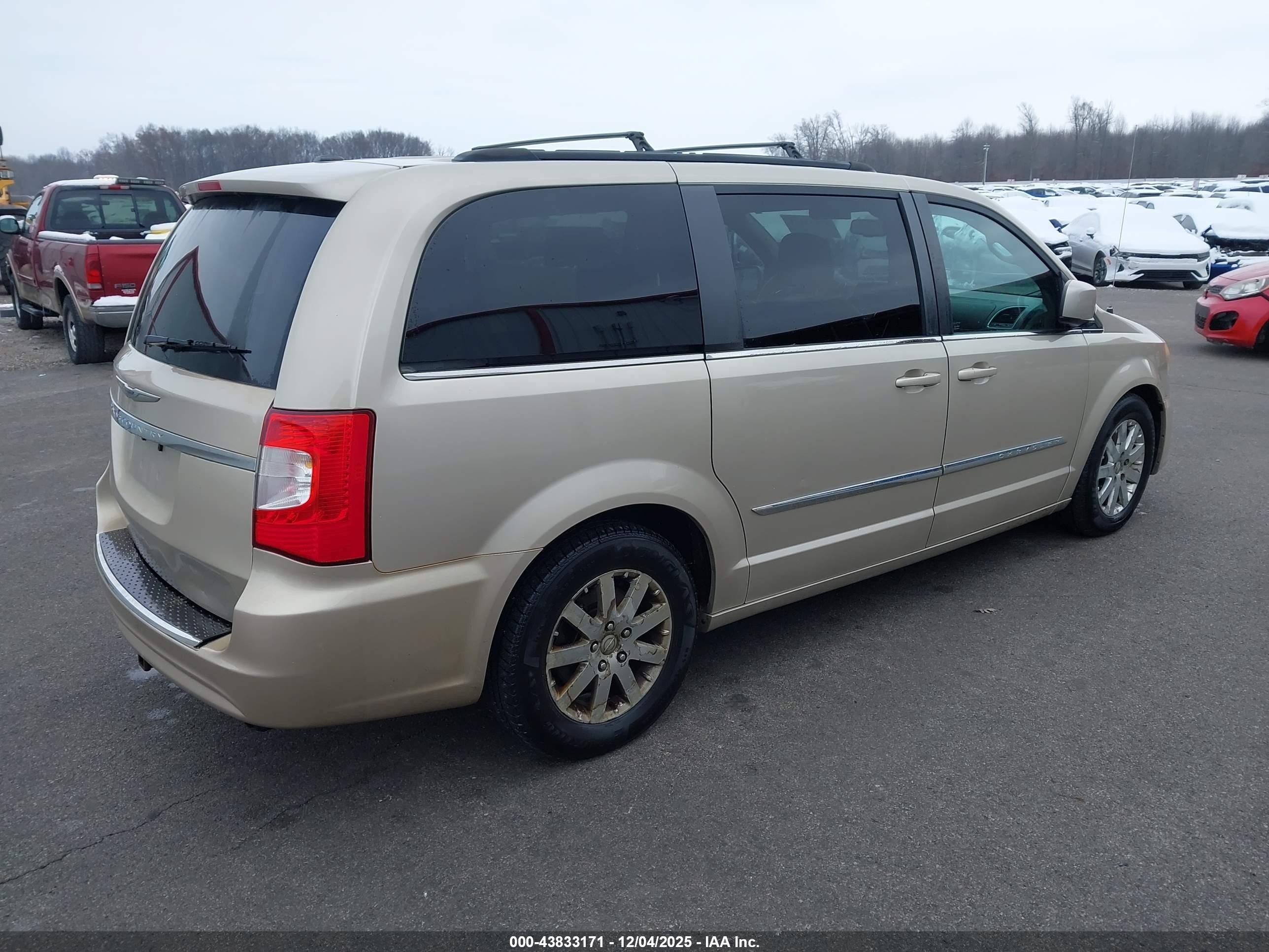 2014 Chrysler Town & Country Touring Gold vin: 2C4RC1BG7ER158508