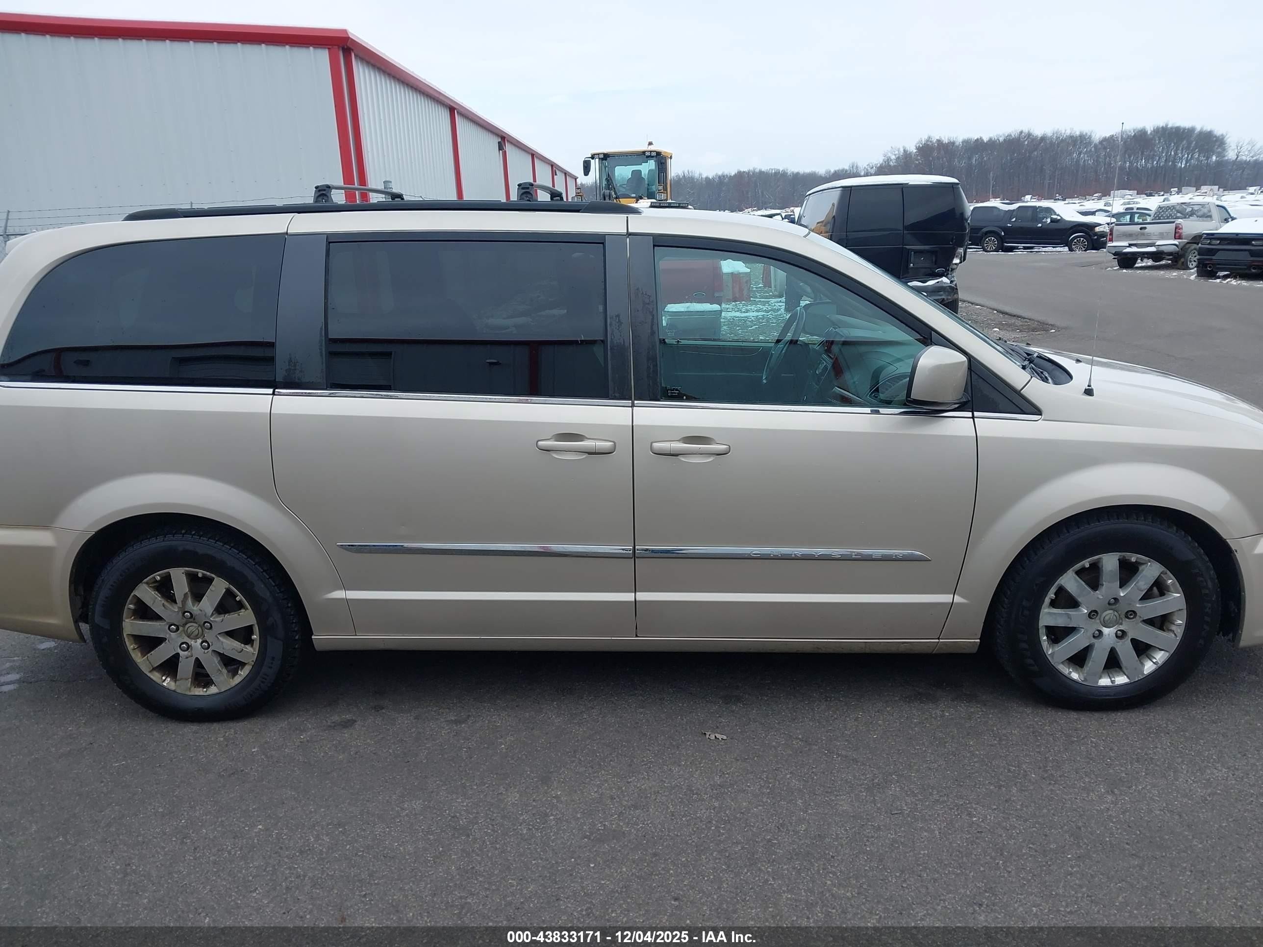 2014 Chrysler Town & Country Touring Gold vin: 2C4RC1BG7ER158508