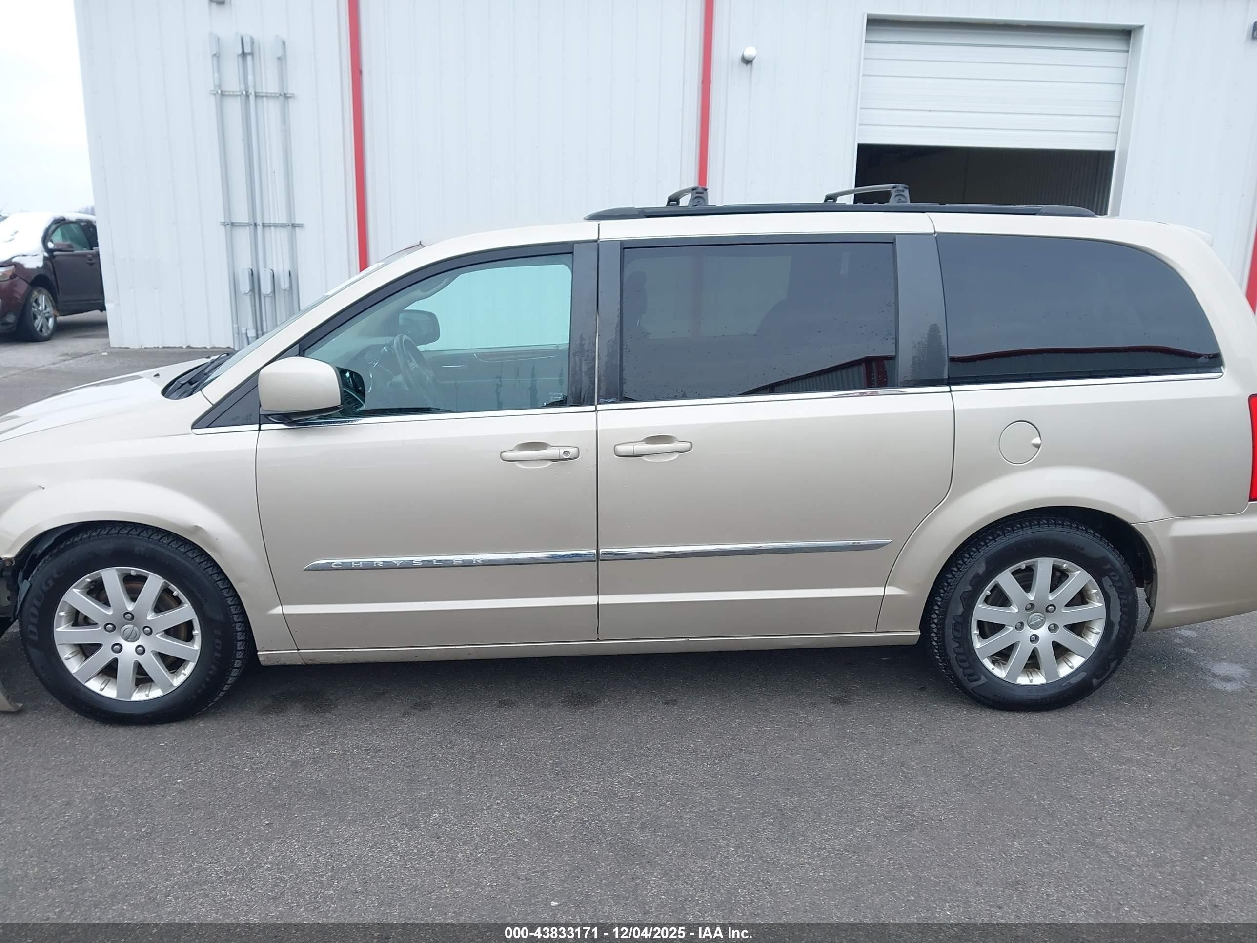 2014 Chrysler Town & Country Touring Gold vin: 2C4RC1BG7ER158508