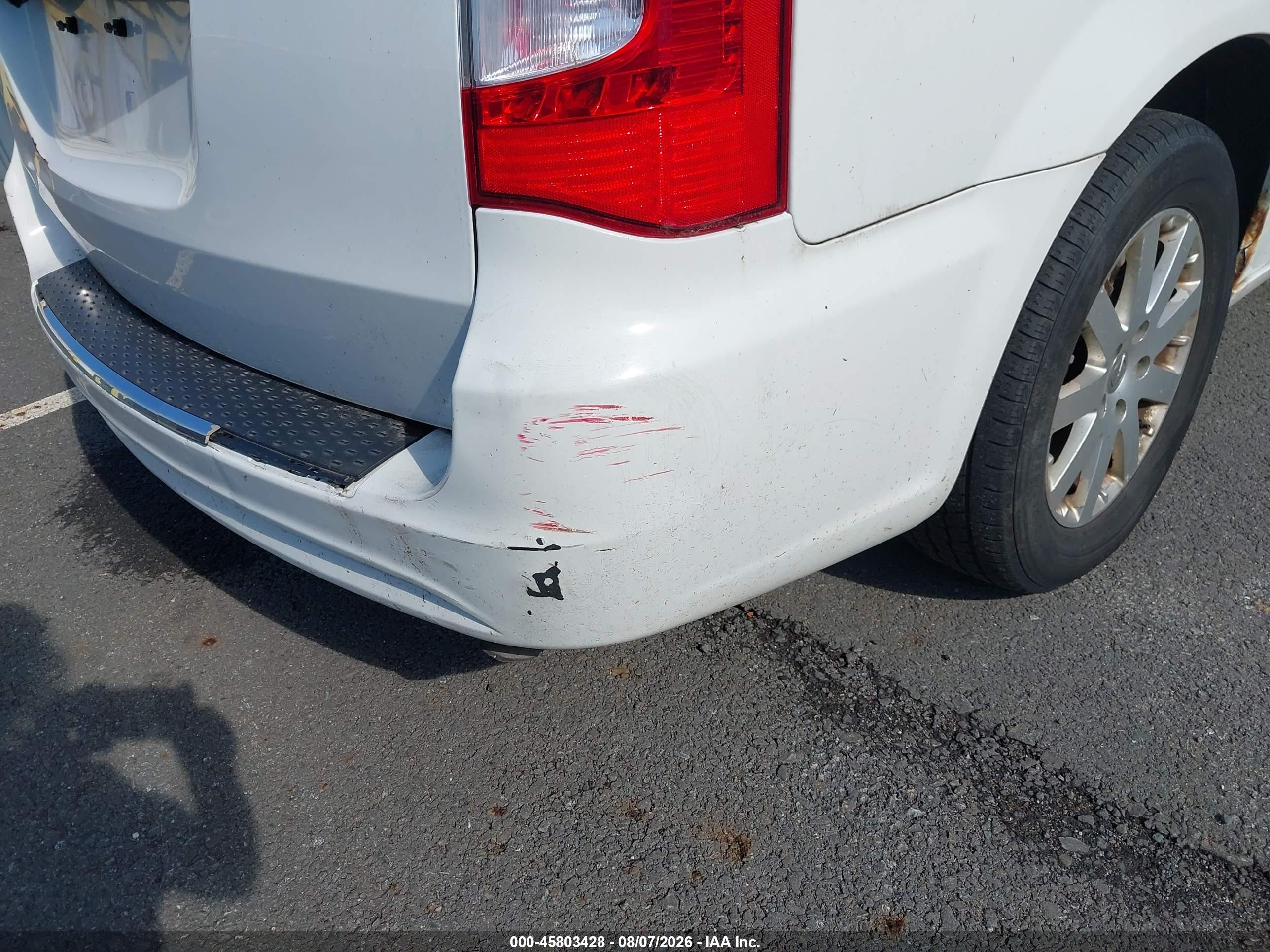 2014 Chrysler Town & Country Touring White vin: 2C4RC1BG7ER160601