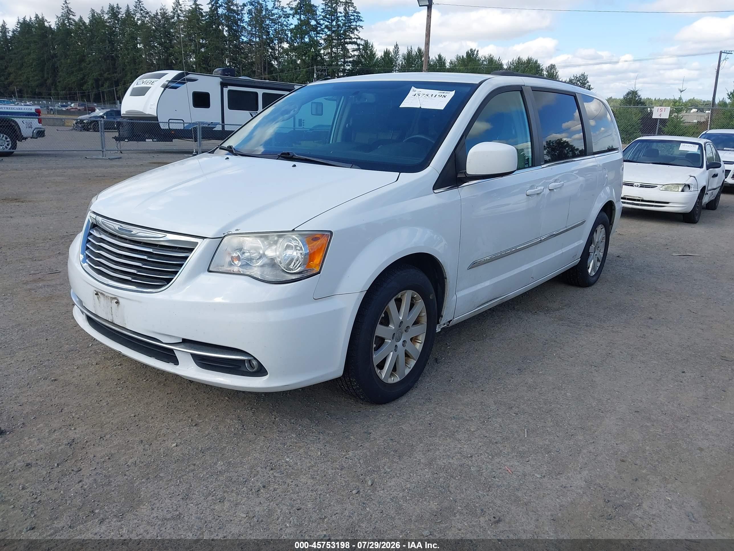2014 Chrysler Town & Country Touring White vin: 2C4RC1BG7ER211627