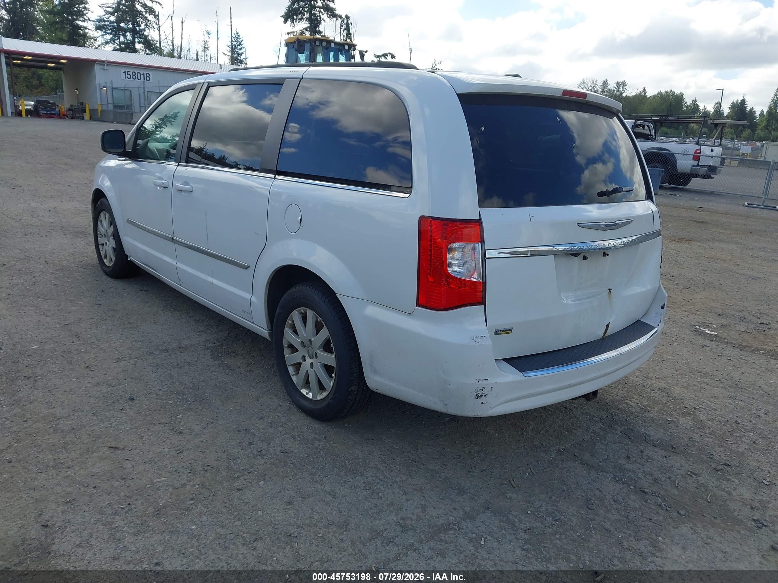 2014 Chrysler Town & Country Touring White vin: 2C4RC1BG7ER211627