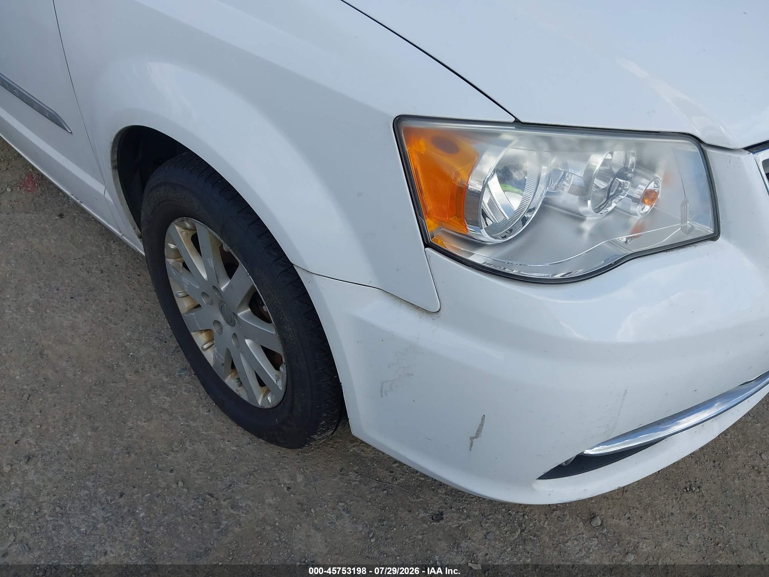 2014 Chrysler Town & Country Touring White vin: 2C4RC1BG7ER211627