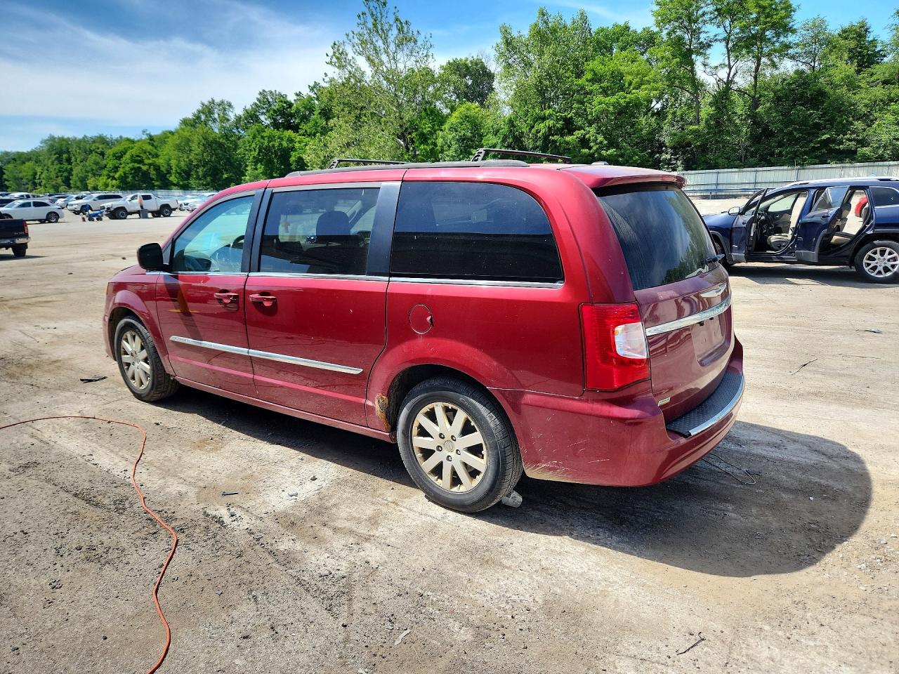 2014 Chrysler Town & Country Touring Burgundy vin: 2C4RC1BG7ER220747