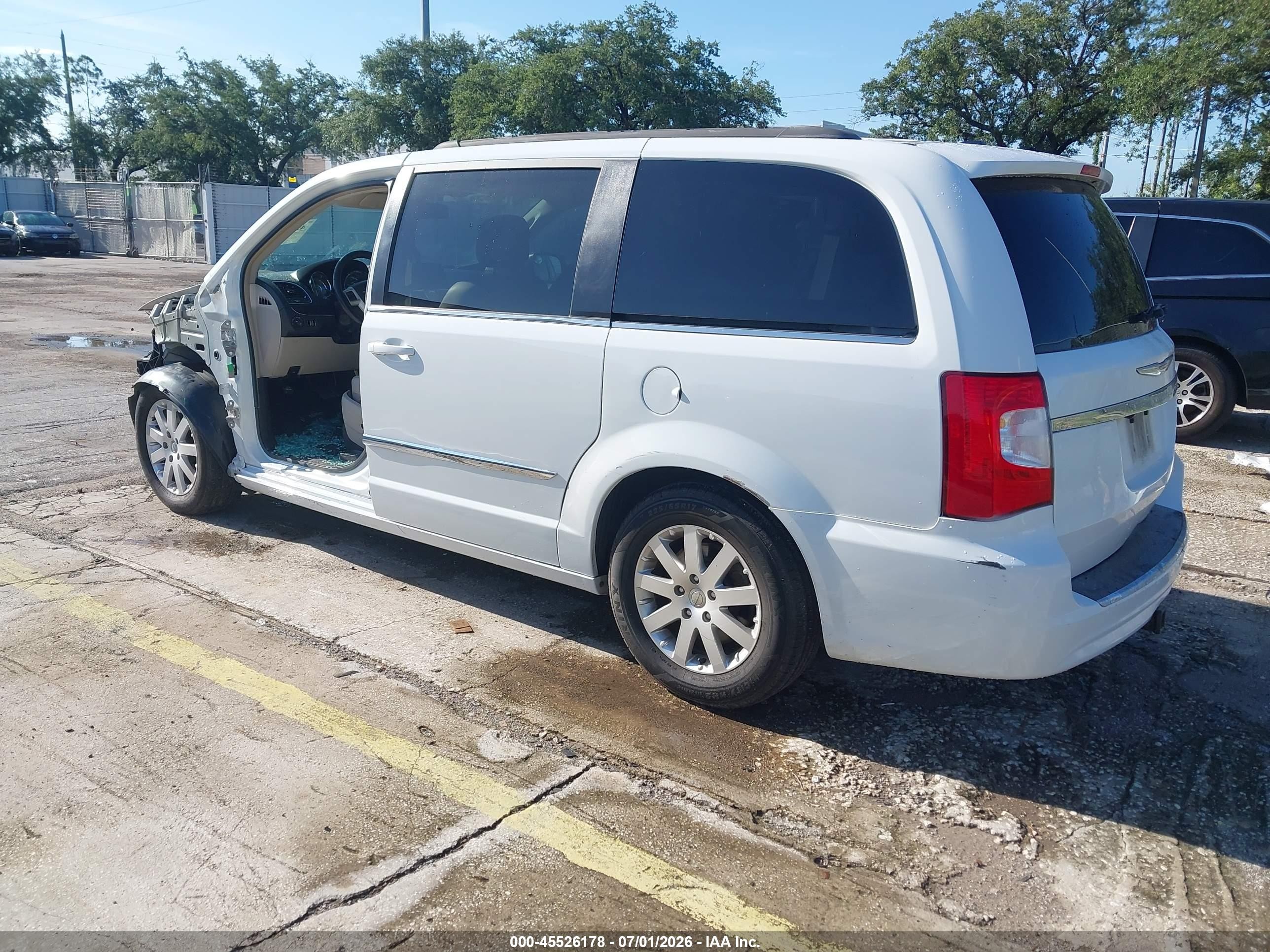 2014 Chrysler Town & Country Touring White vin: 2C4RC1BG7ER236687