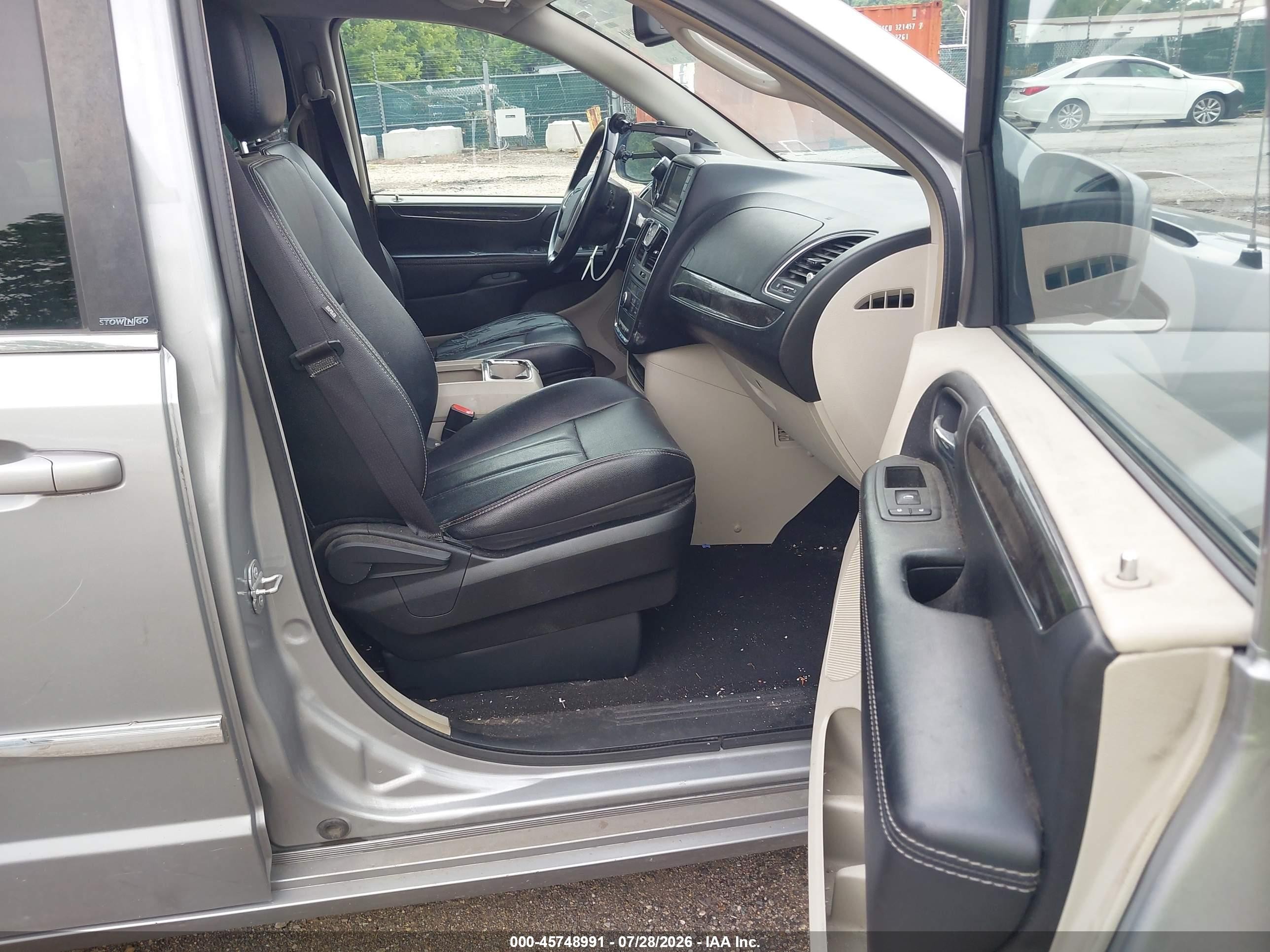 2014 Chrysler Town & Country Touring Красный vin: 2C4RC1BG7ER270791