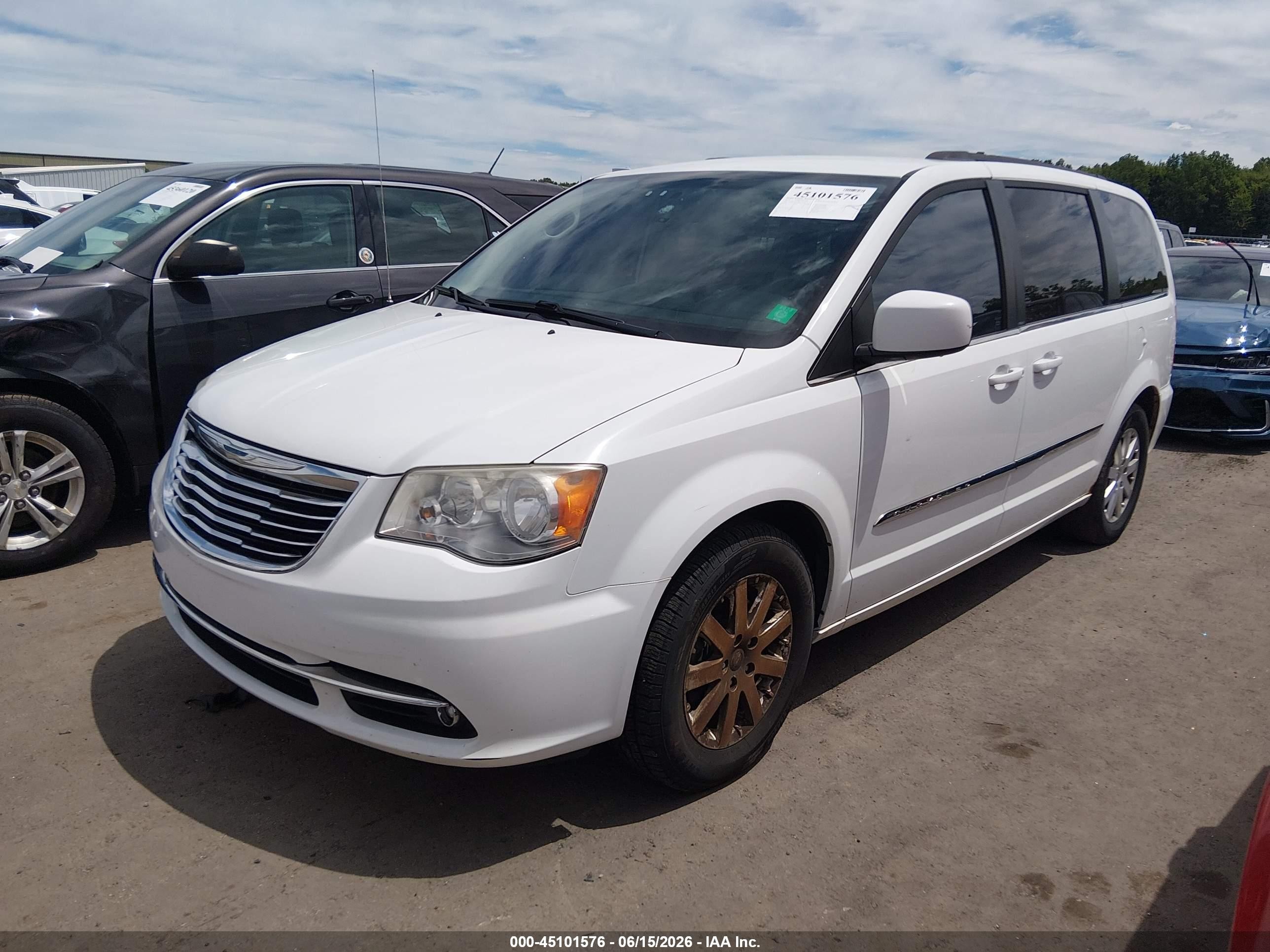 2014 Chrysler Town & Country Touring White vin: 2C4RC1BG7ER275280