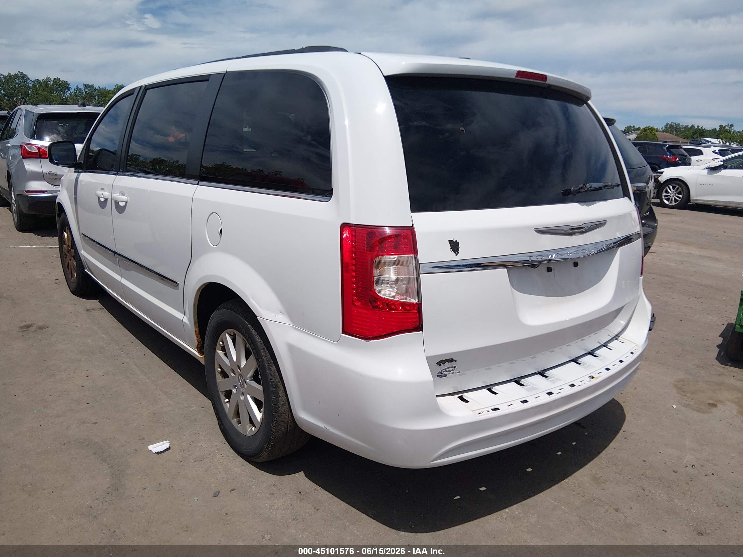2014 Chrysler Town & Country Touring White vin: 2C4RC1BG7ER275280