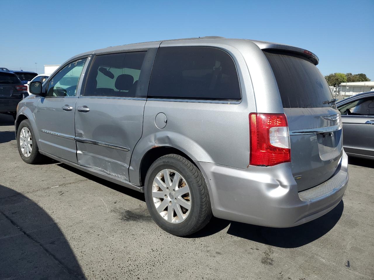 2014 Chrysler Town & Country Touring   Silver vin: 2C4RC1BG7ER293665