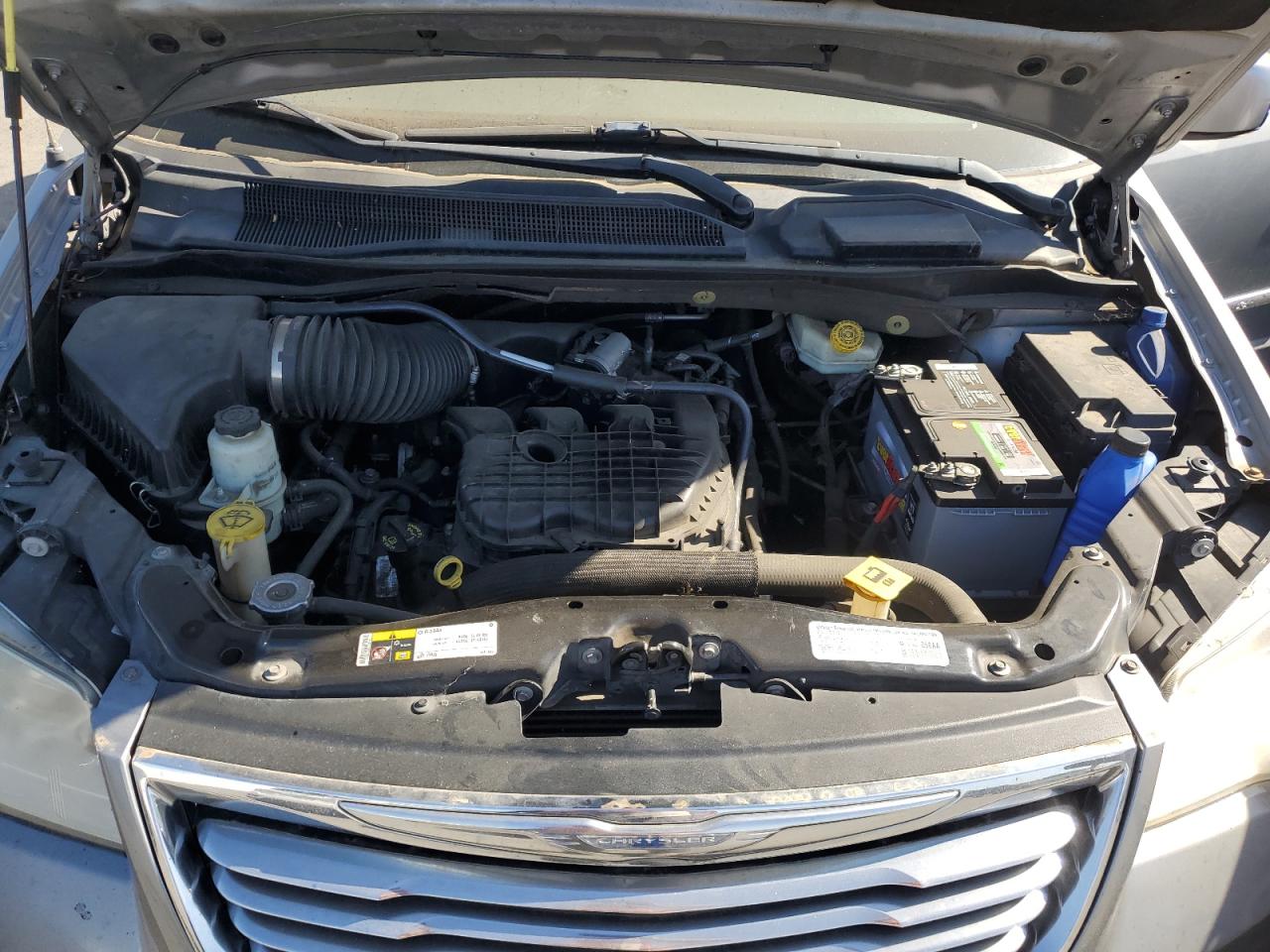 2014 Chrysler Town & Country Touring   Silver vin: 2C4RC1BG7ER293665