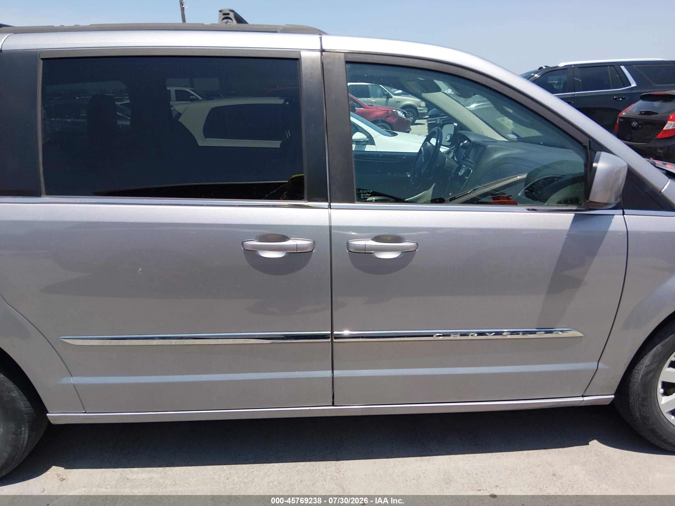 2014 Chrysler Town & Country Touring Silver vin: 2C4RC1BG7ER295268