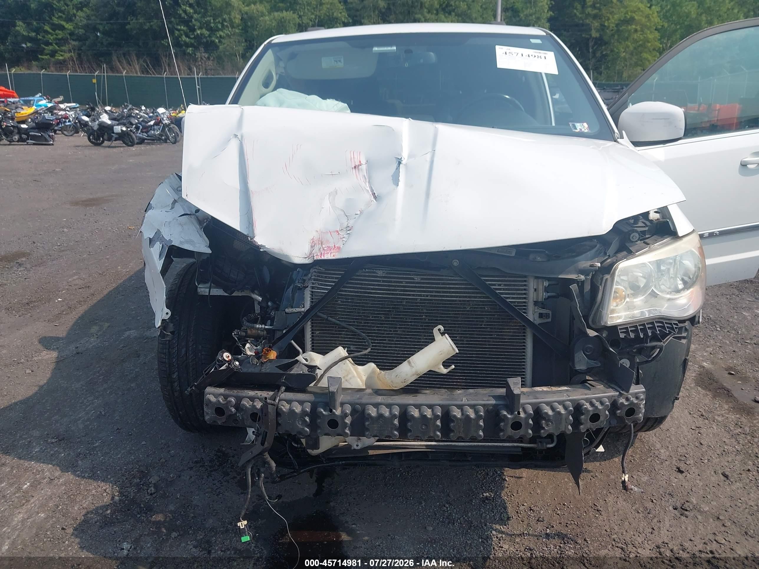2014 Chrysler Town & Country Touring Белый vin: 2C4RC1BG7ER383009