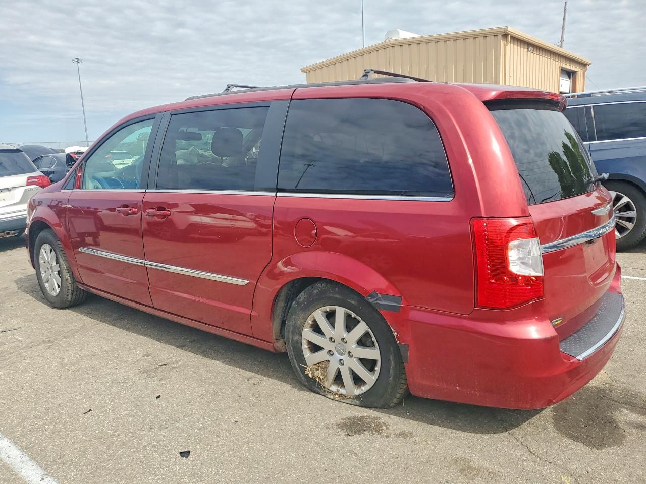 2014 Chrysler Town & Country Touring Red vin: 2C4RC1BG7ER398691