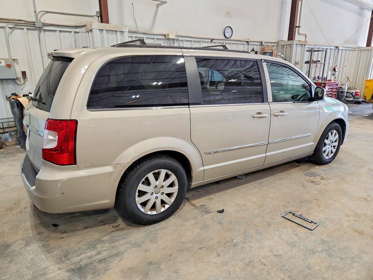 2014 Chrysler Town & Country Touring Gold vin: 2C4RC1BG7ER402416
