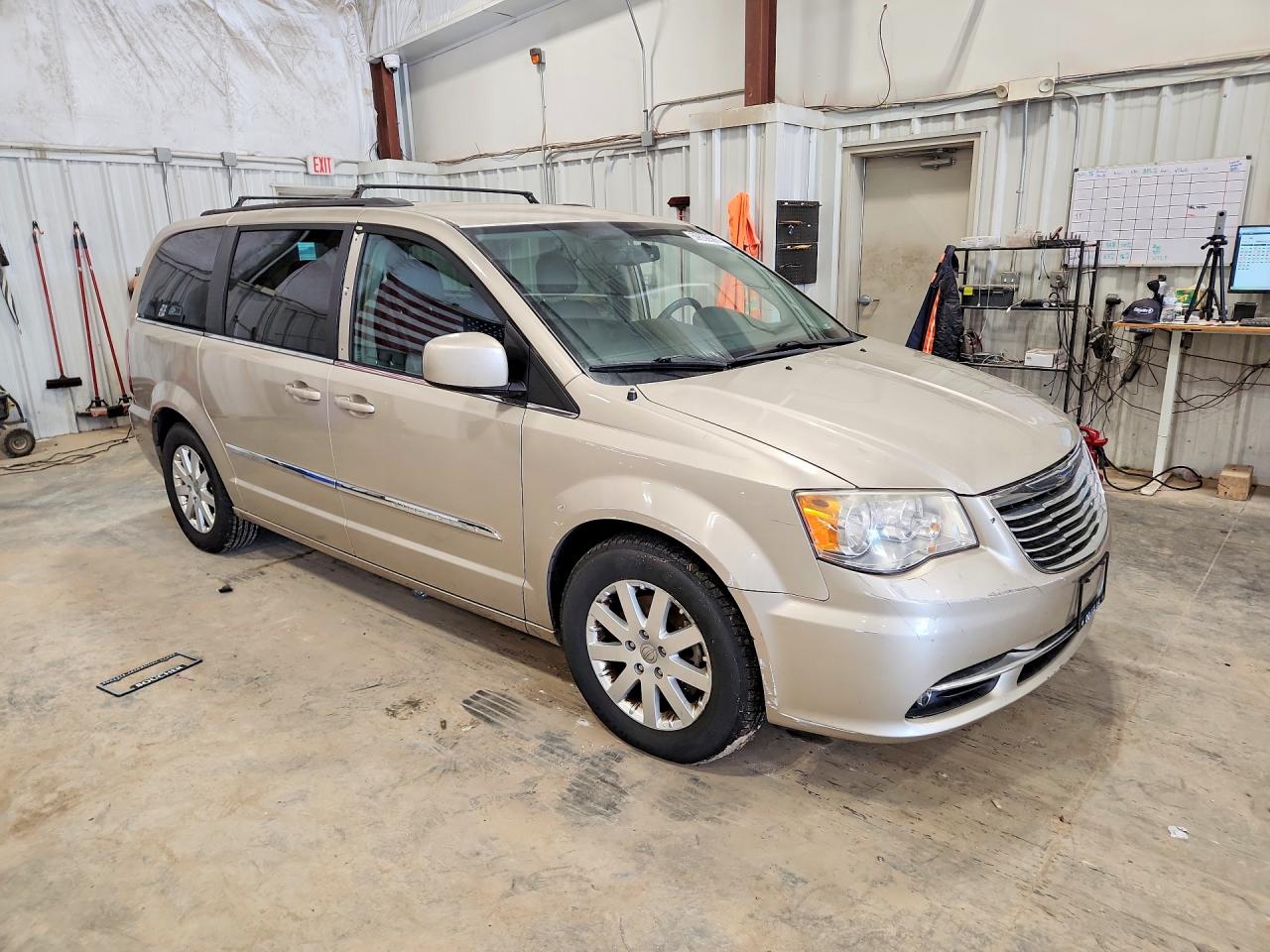 2014 Chrysler Town & Country Touring Gold vin: 2C4RC1BG7ER402416