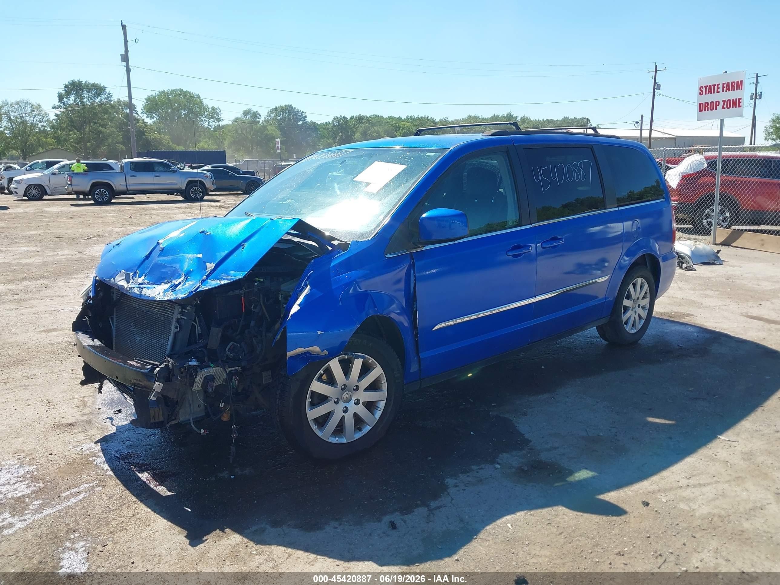 2014 Chrysler Town & Country Touring Blue vin: 2C4RC1BG7ER408510