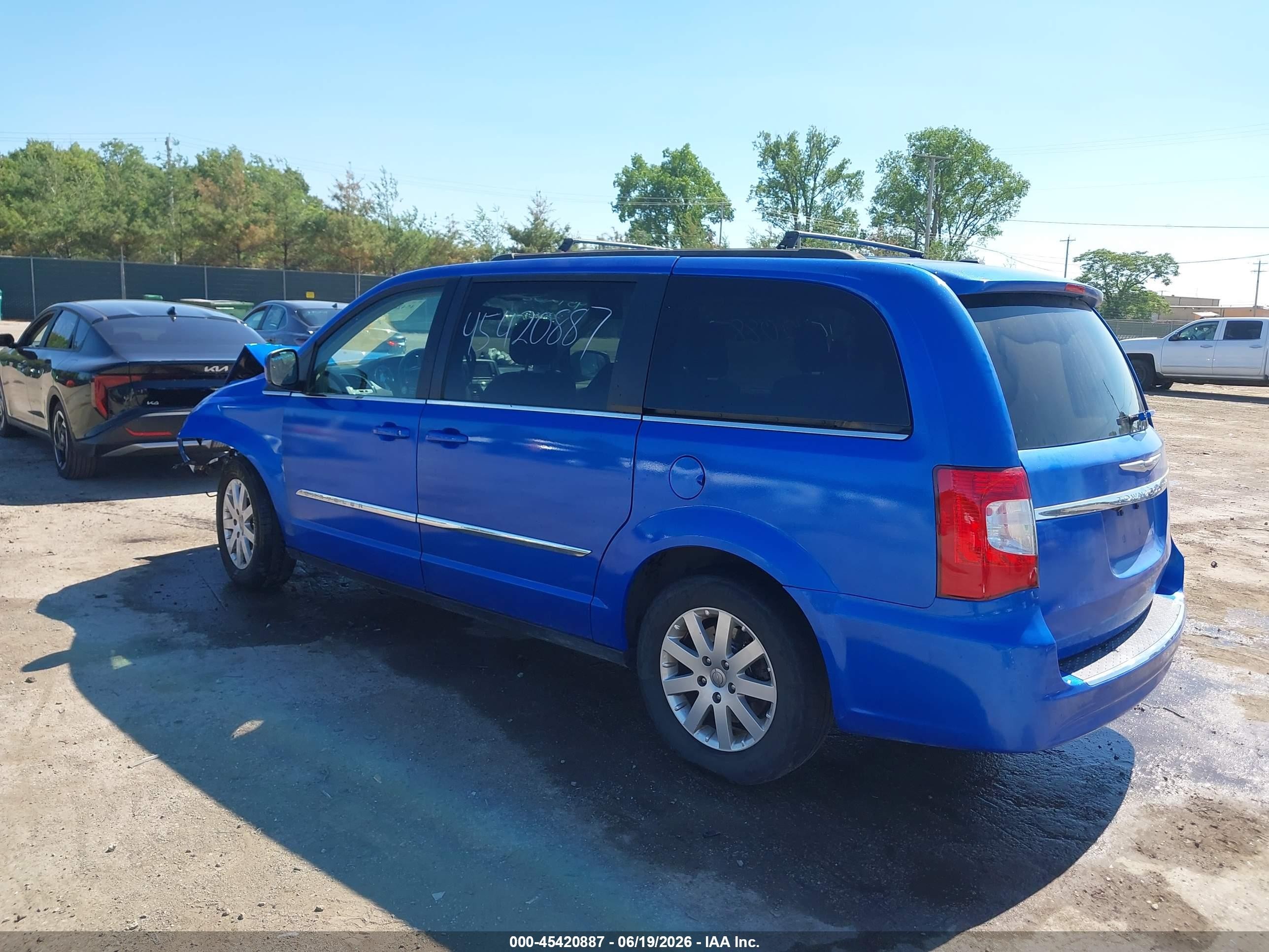 2014 Chrysler Town & Country Touring Blue vin: 2C4RC1BG7ER408510