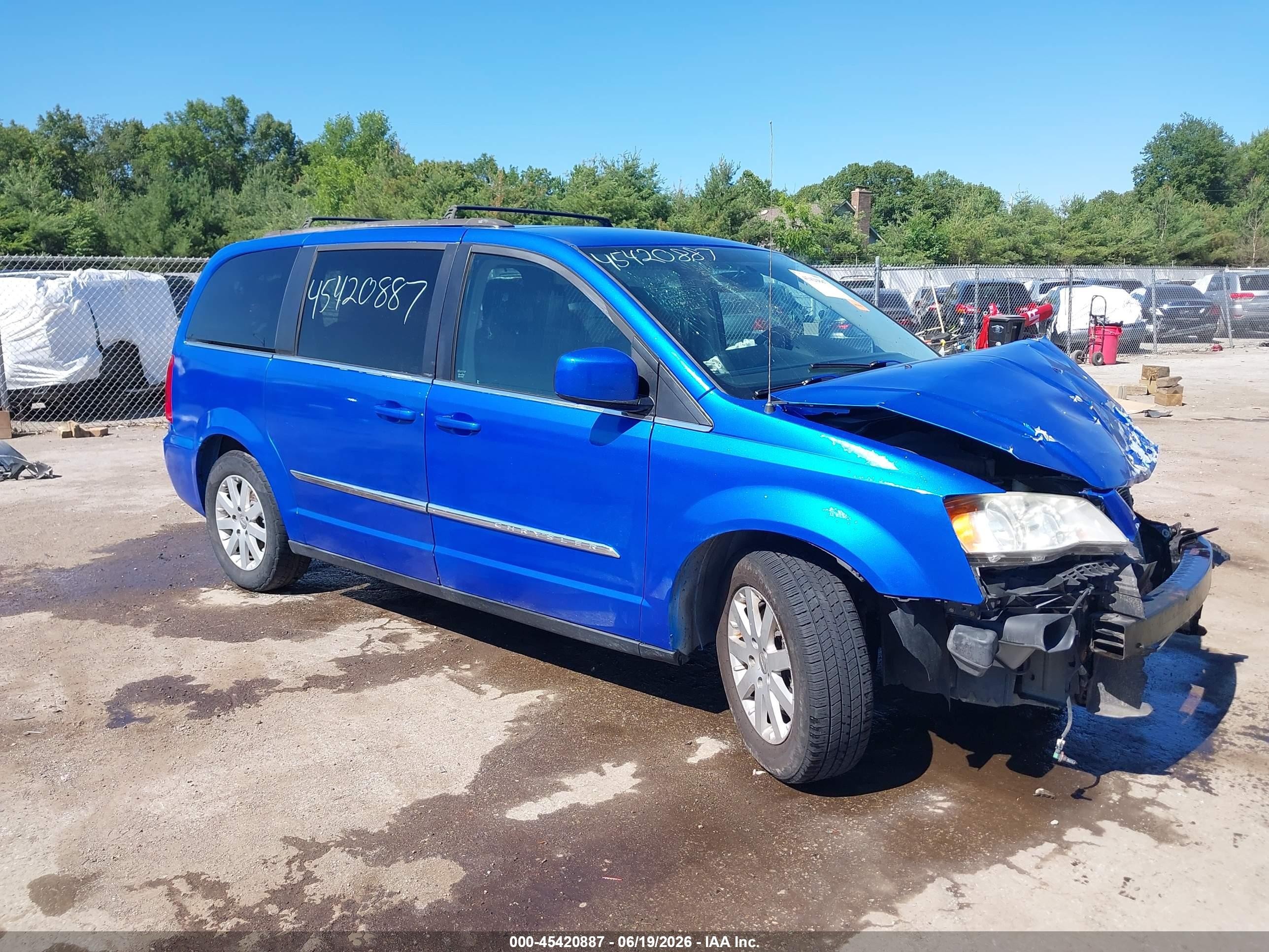 2014 Chrysler Town & Country Touring Blue vin: 2C4RC1BG7ER408510