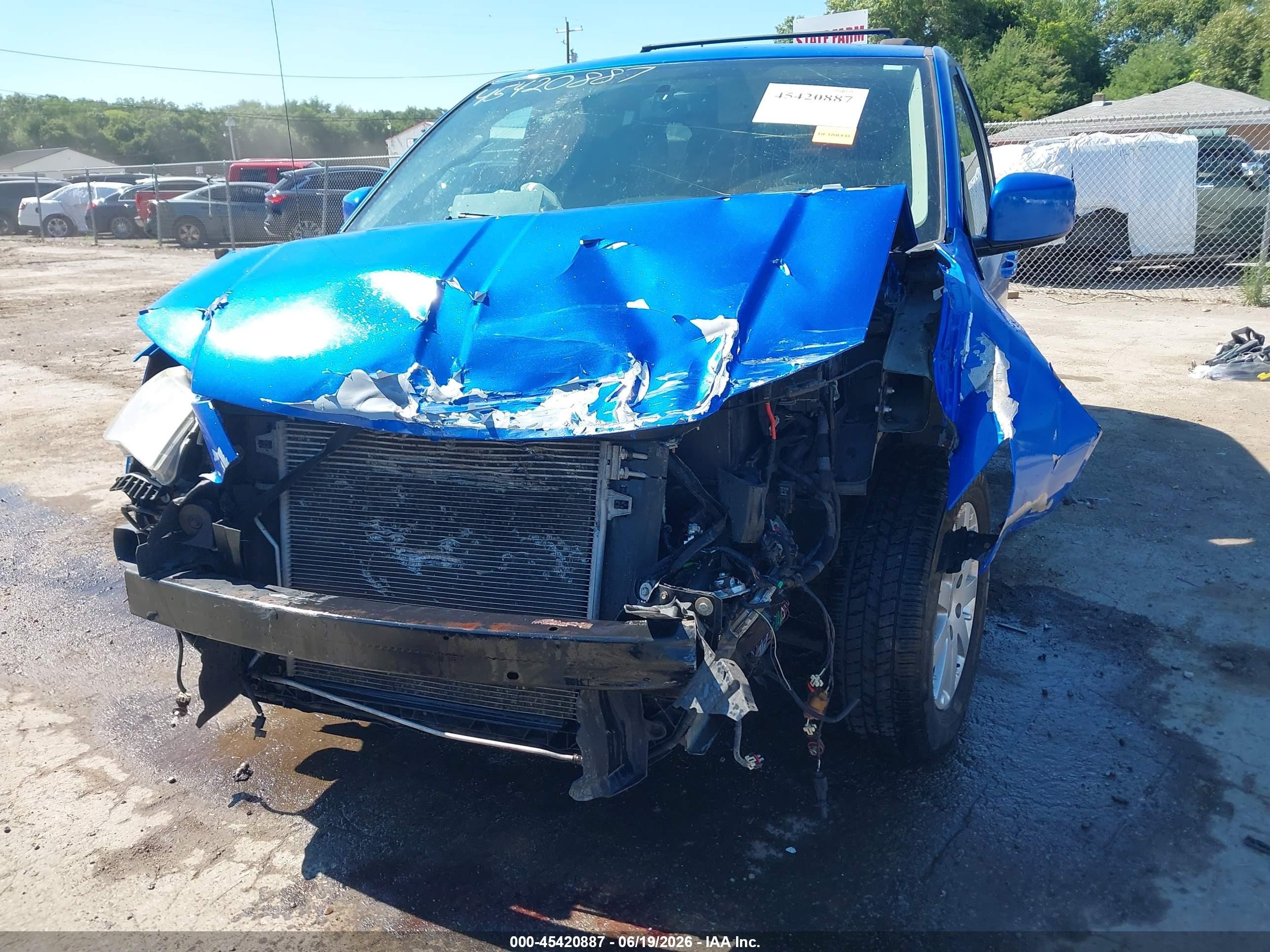2014 Chrysler Town & Country Touring Blue vin: 2C4RC1BG7ER408510