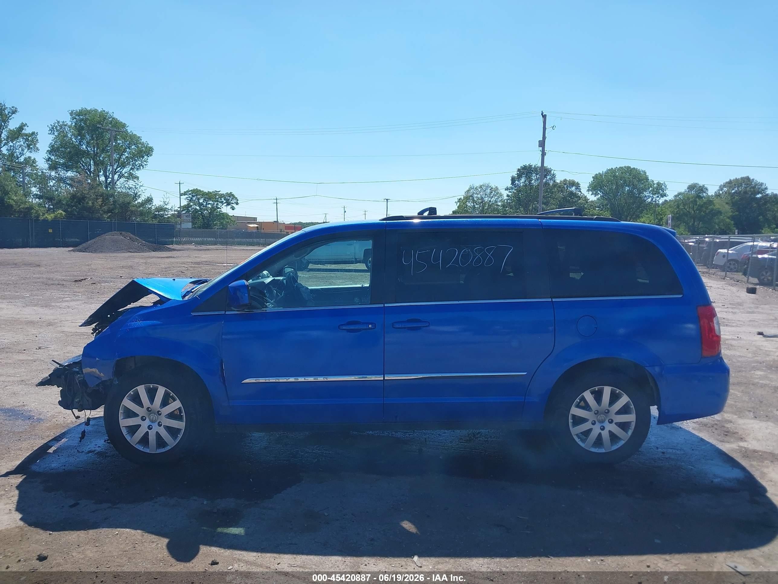 2014 Chrysler Town & Country Touring Blue vin: 2C4RC1BG7ER408510