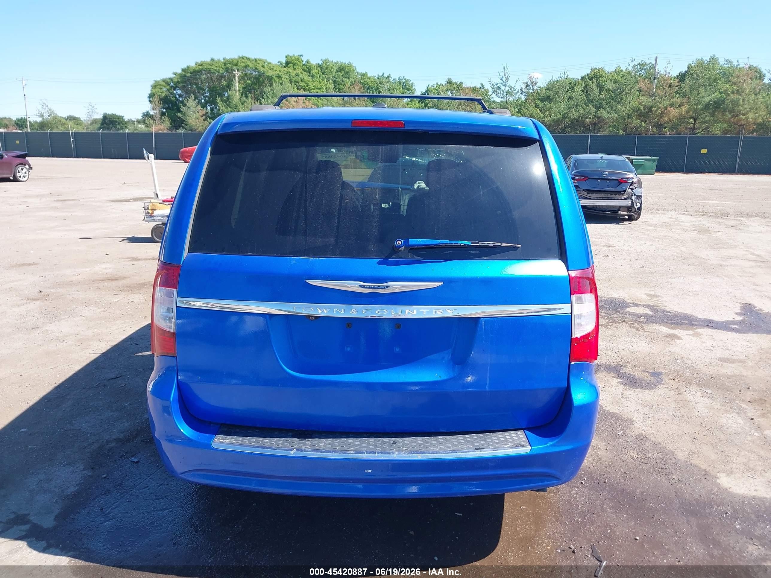 2014 Chrysler Town & Country Touring Blue vin: 2C4RC1BG7ER408510
